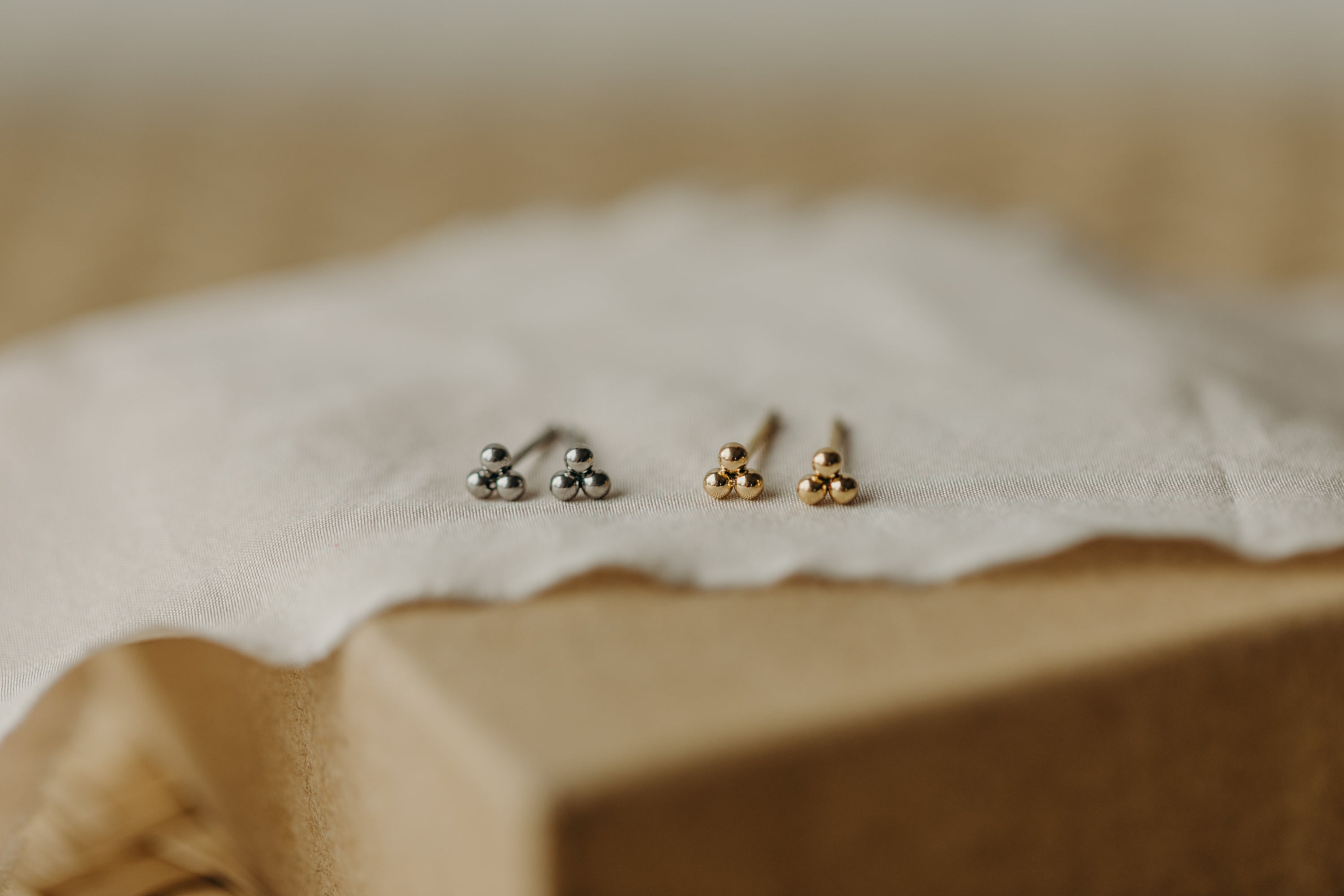 Ohrstecker Mini drei Punkte