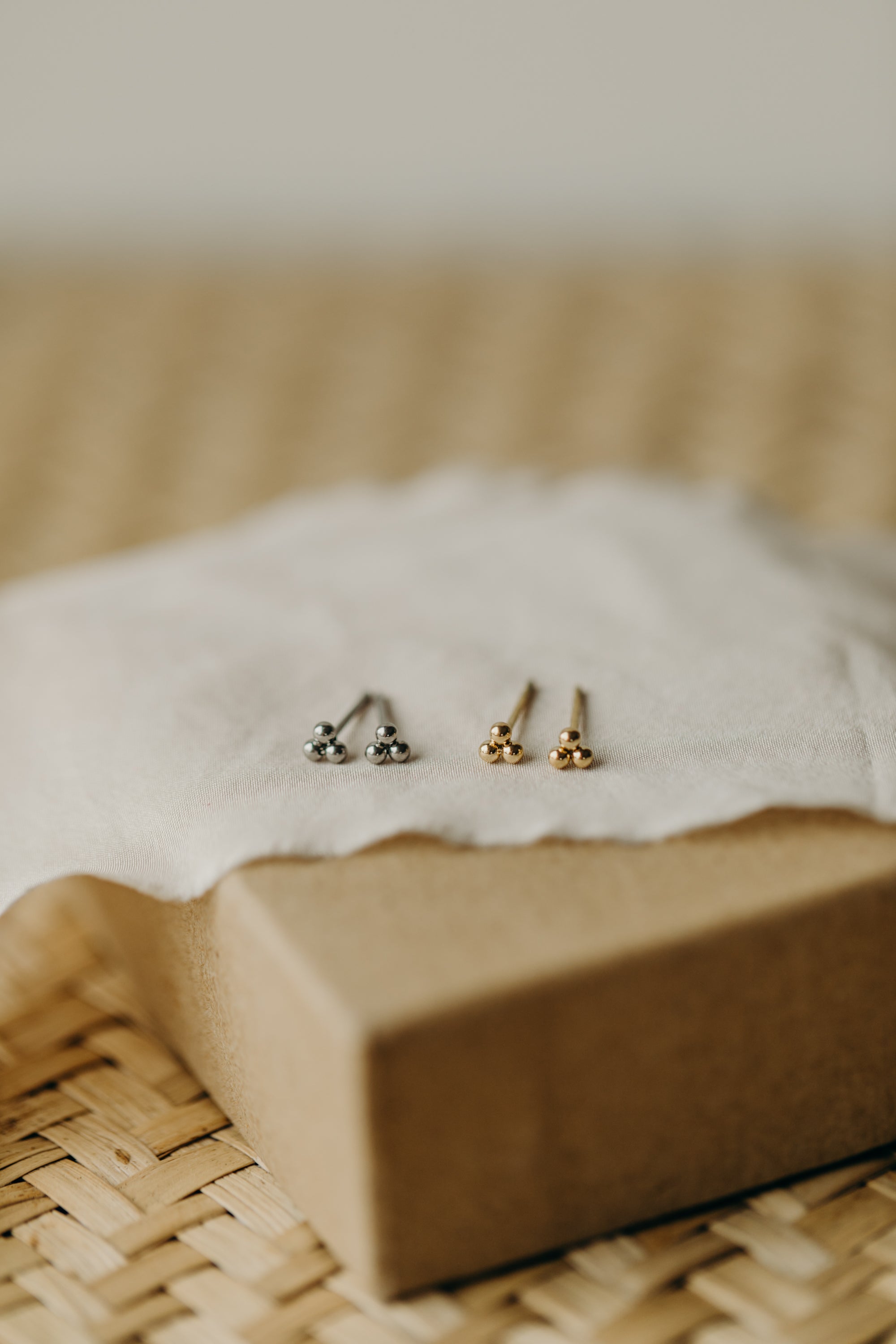 Ohrstecker Mini drei Punkte