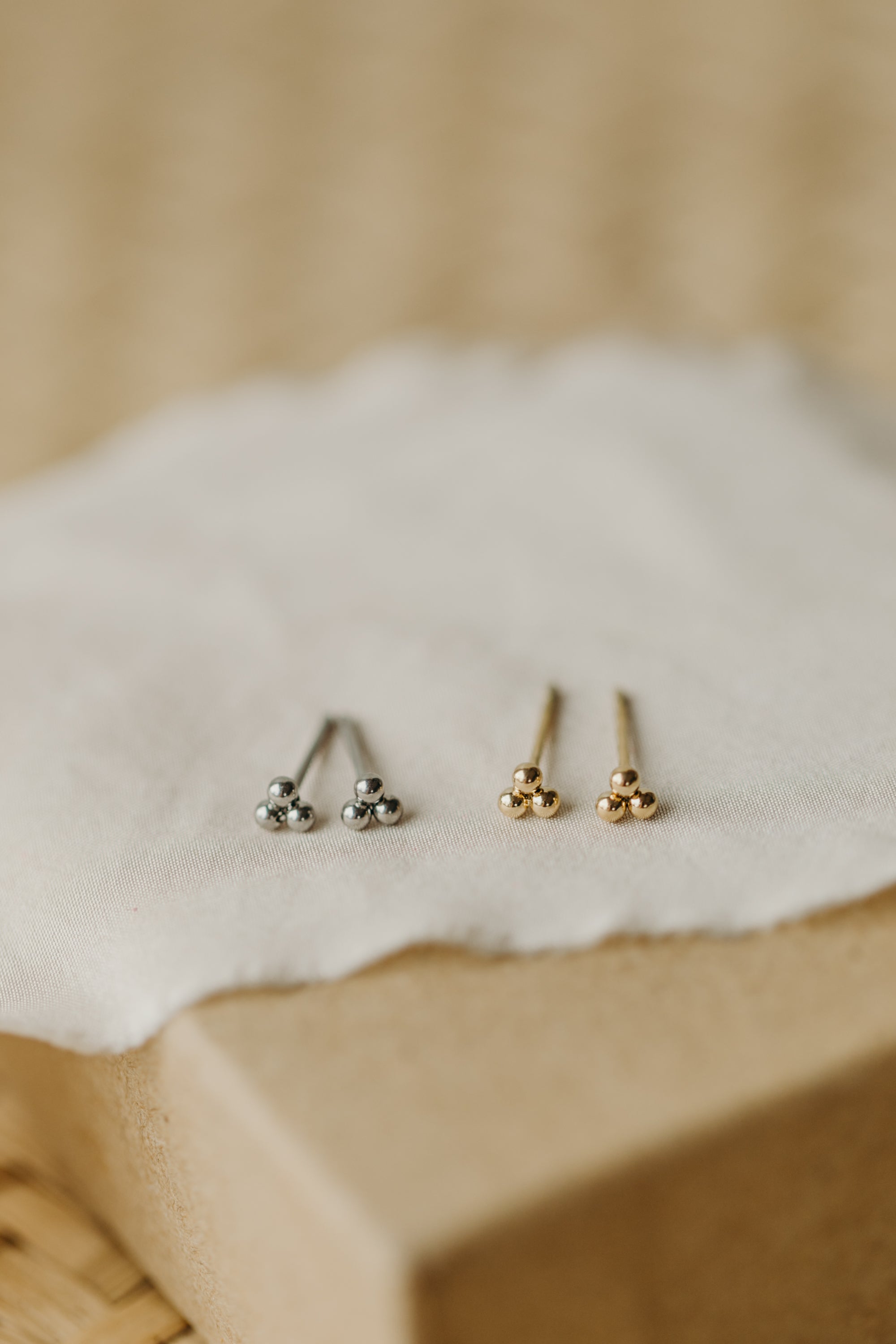 Ohrstecker Mini drei Punkte