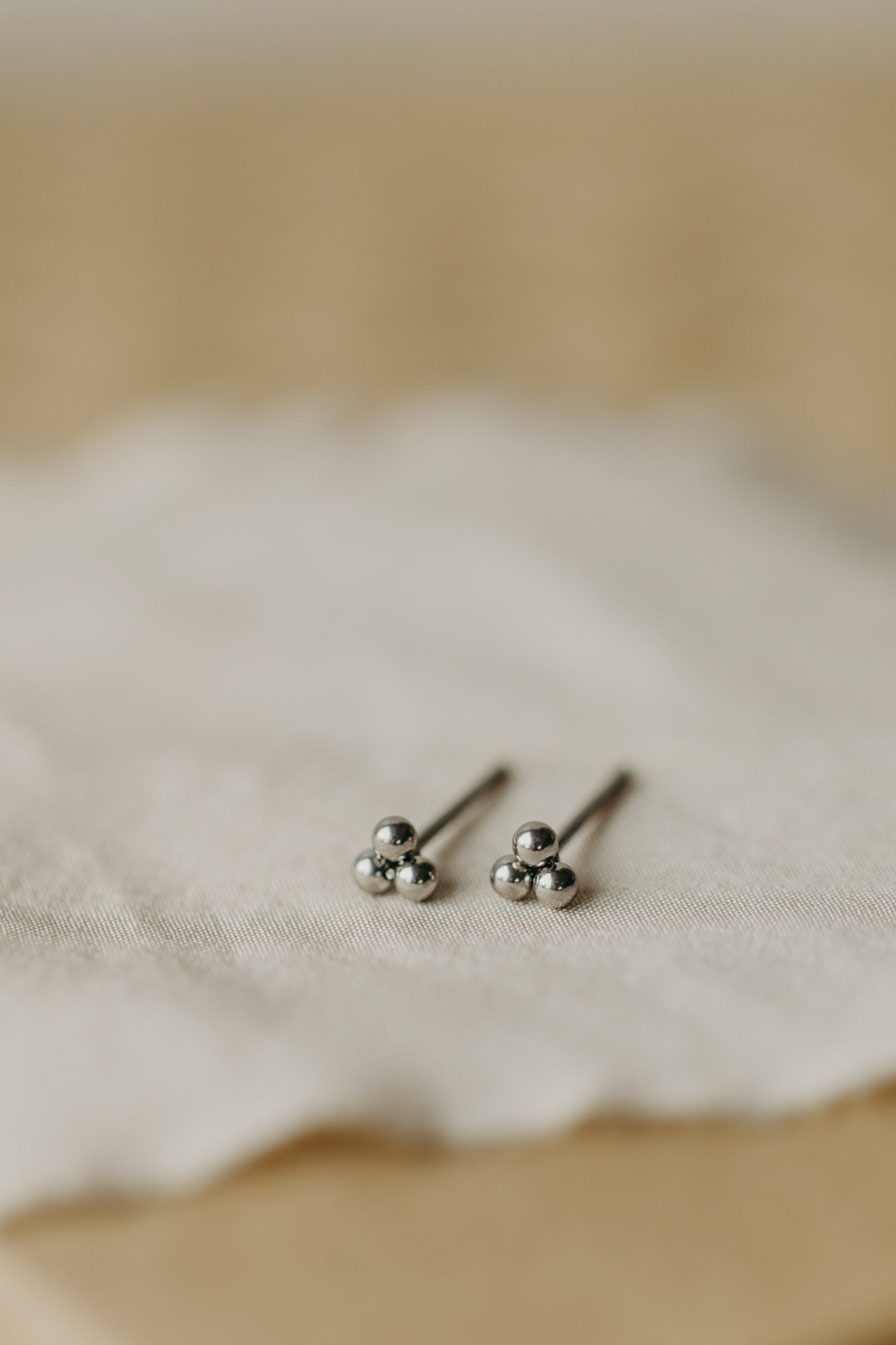 Ohrstecker Mini drei Punkte