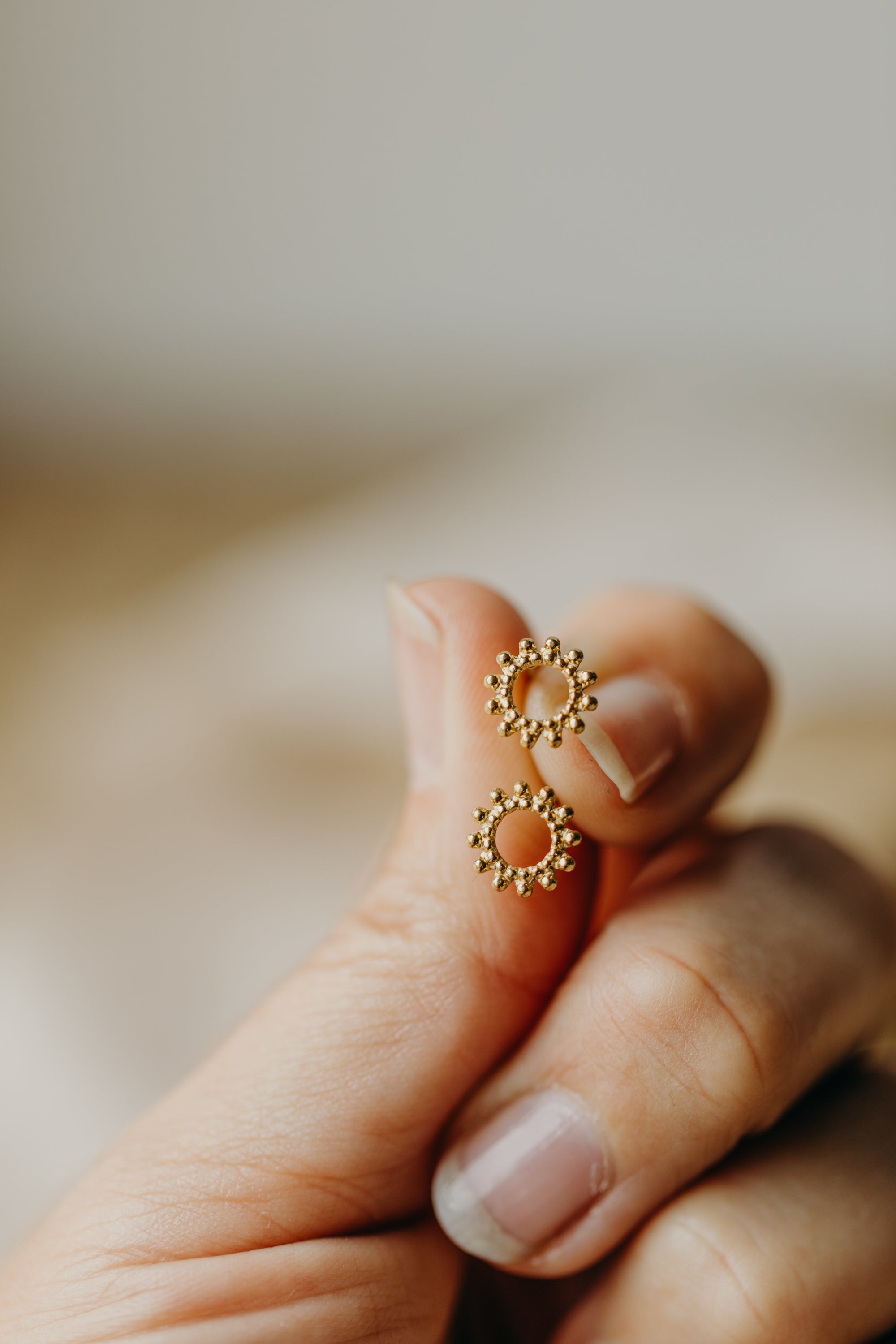 Ohrstecker Sonne mit Punkten