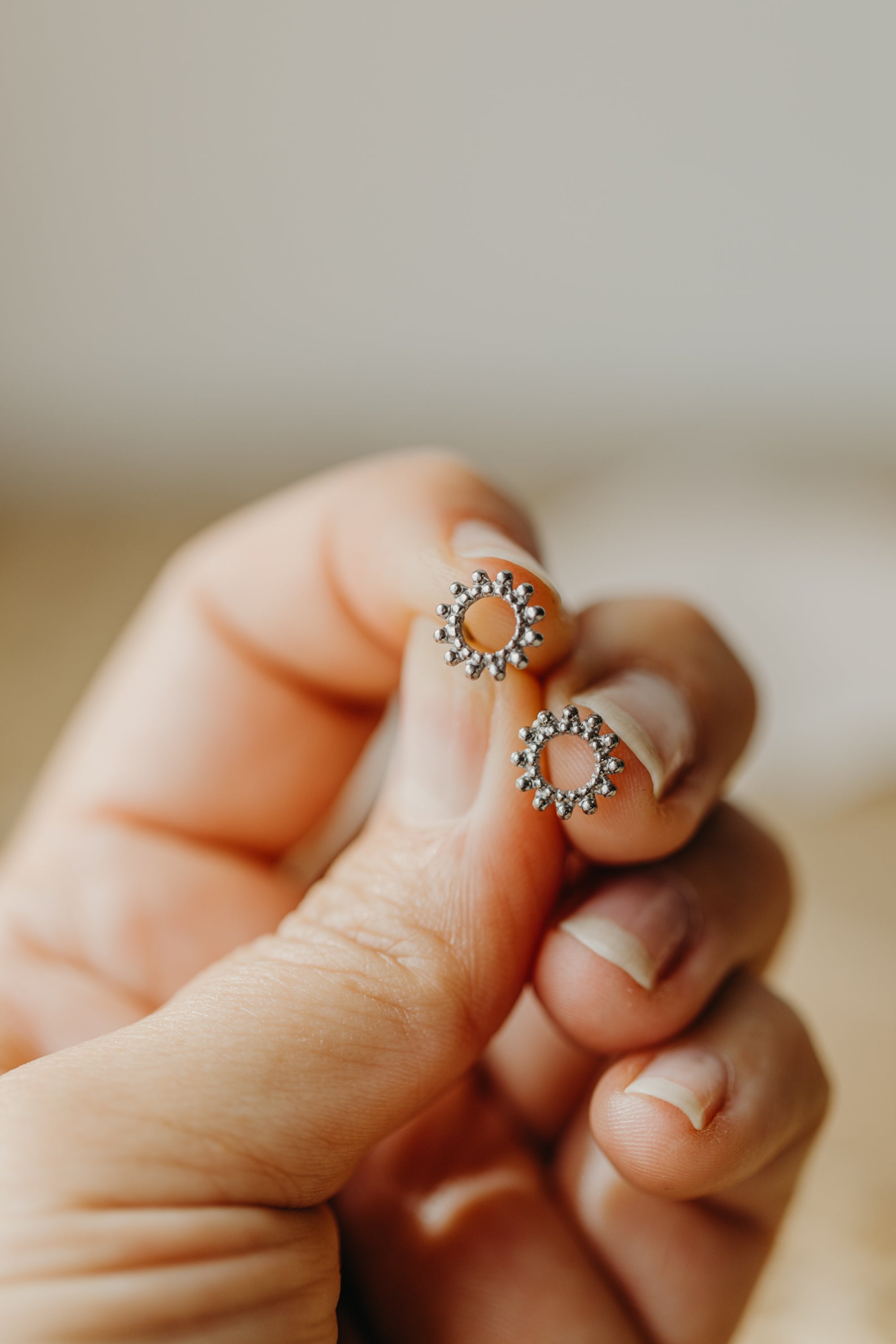 Ohrstecker Sonne mit Punkten
