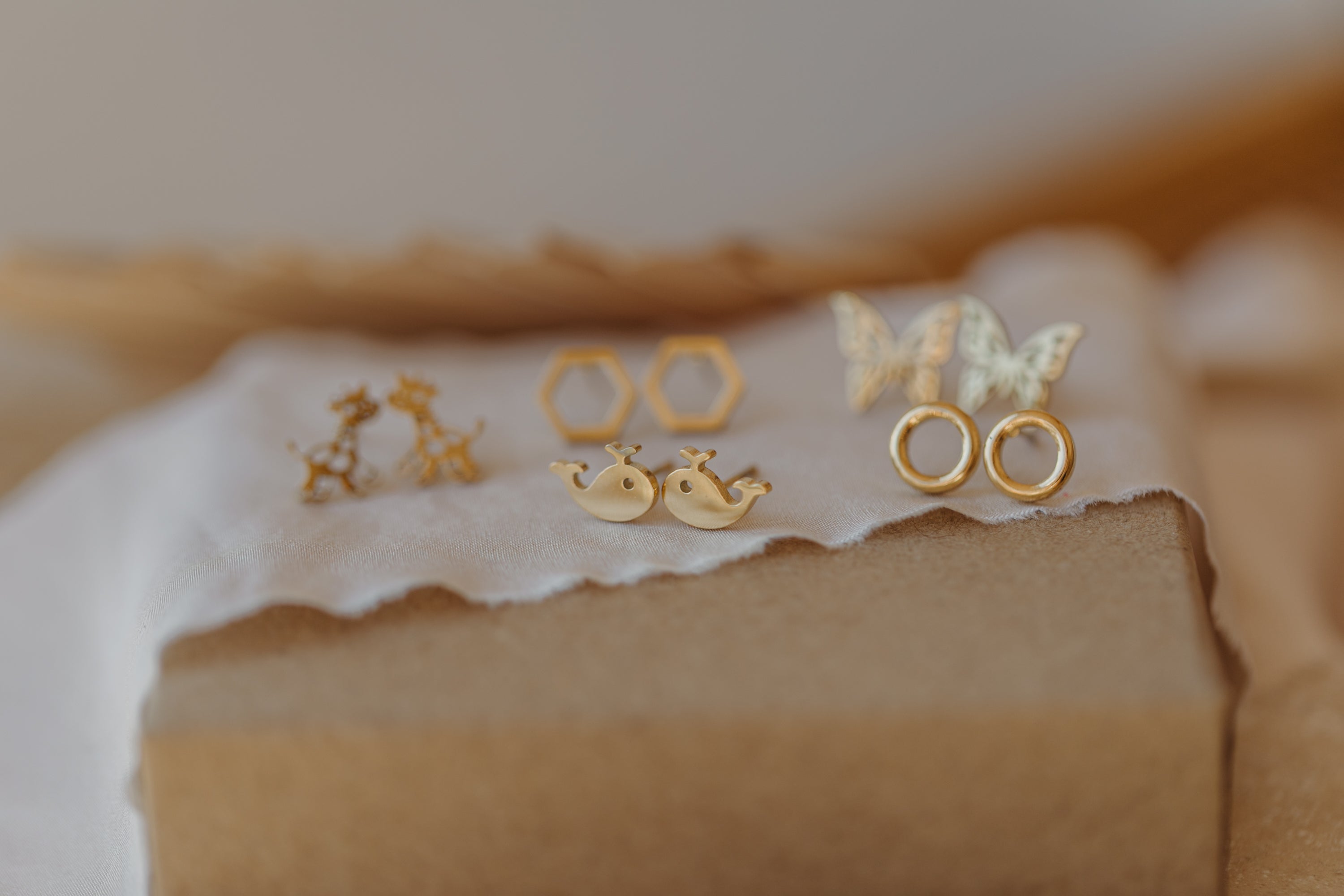 Ohrstecker kleiner abgerundeter Kreis