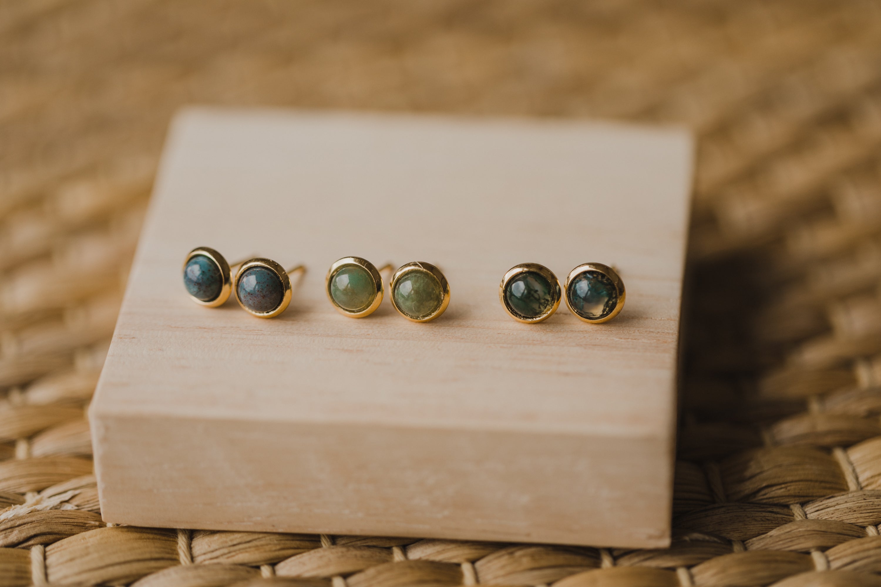 green aventurine gemstone earrings (6 mm)