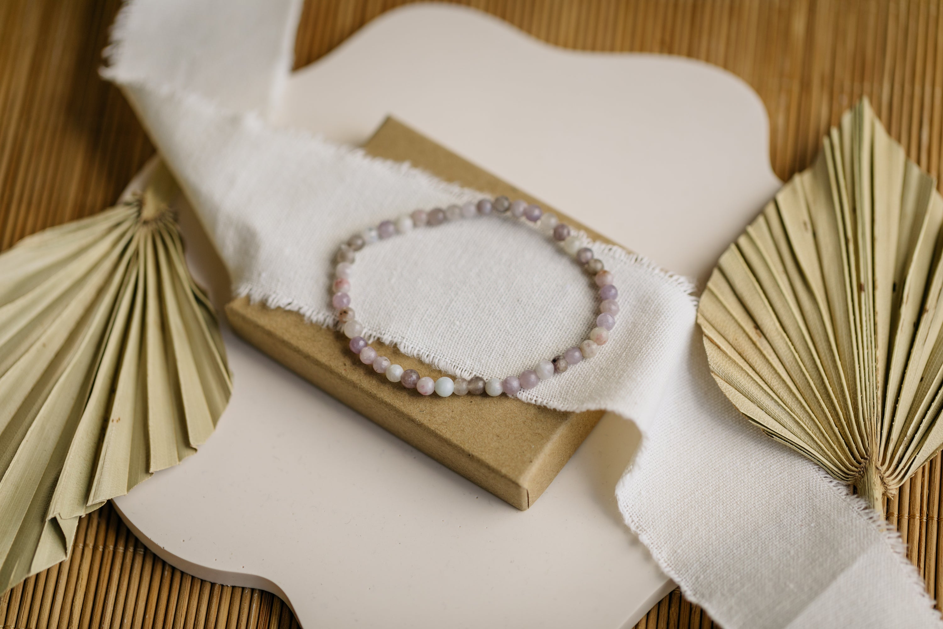 Armband mit hellen lila Jade Edelstein Perlen