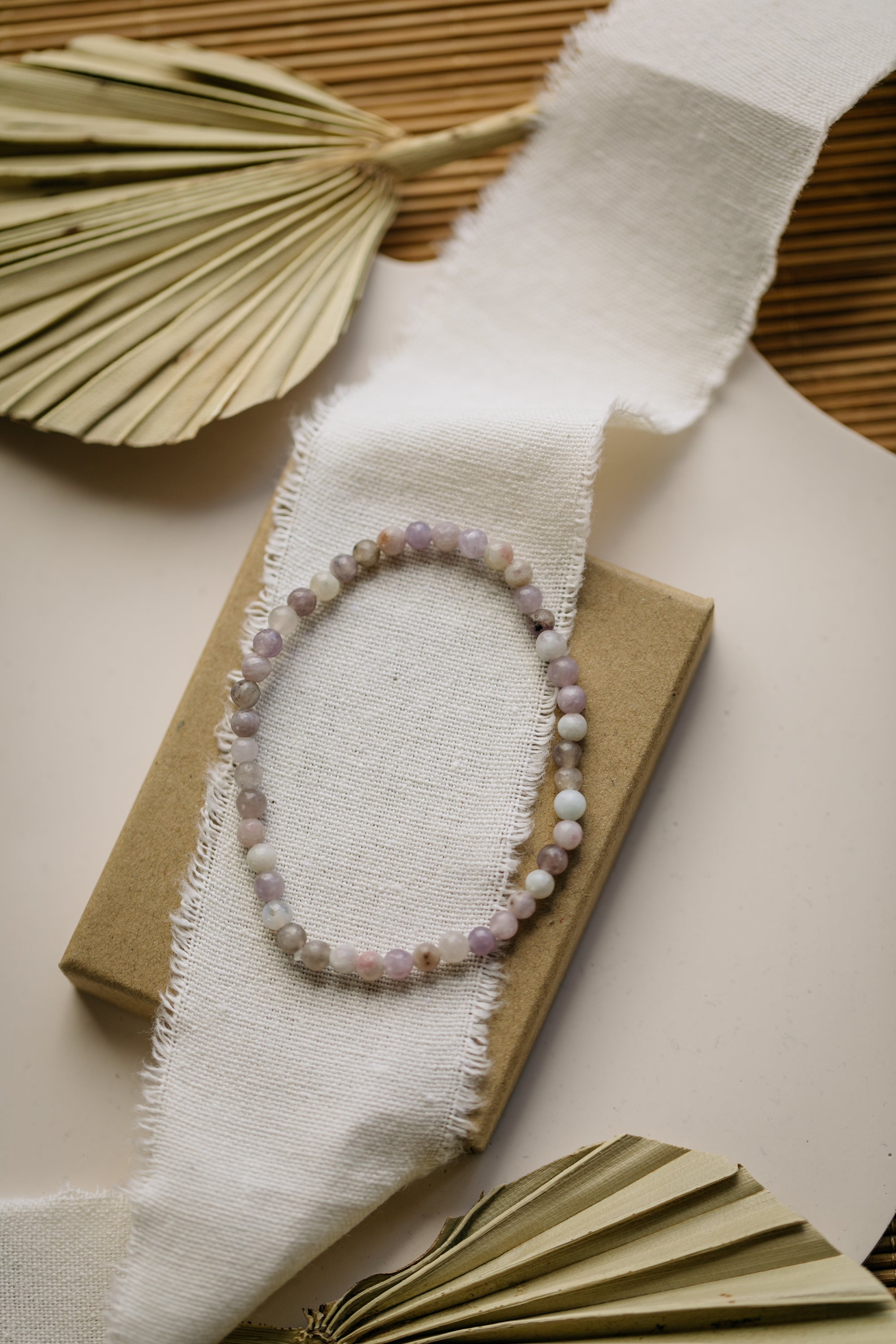 Armband mit hellen lila Jade Edelstein Perlen