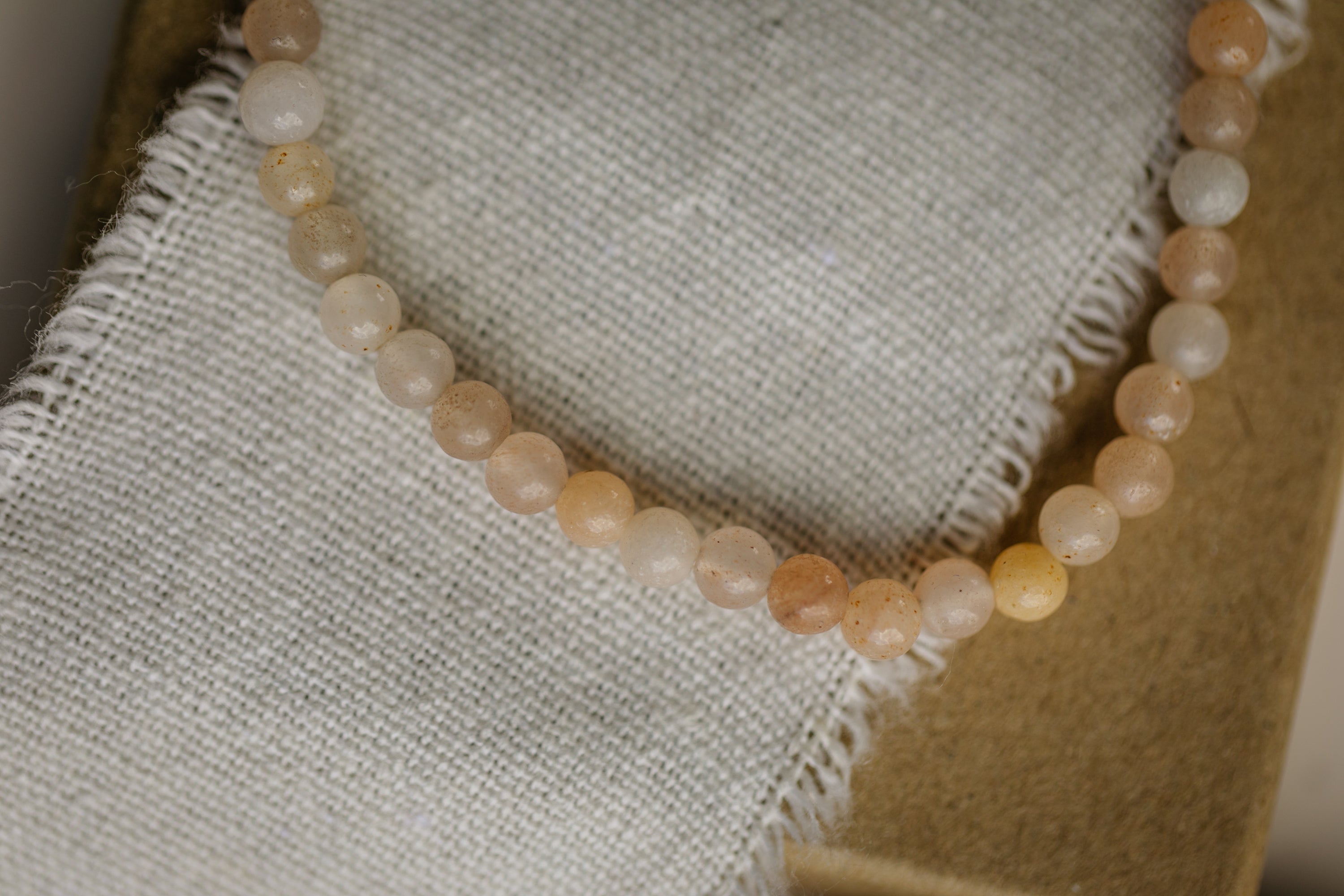 Armband mit apricot Aventurin Edelstein Perlen