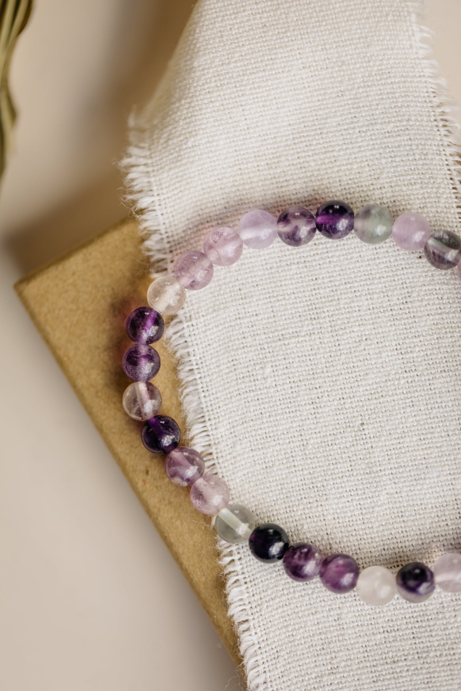 Bracelet with purple fluorite gemstone beads