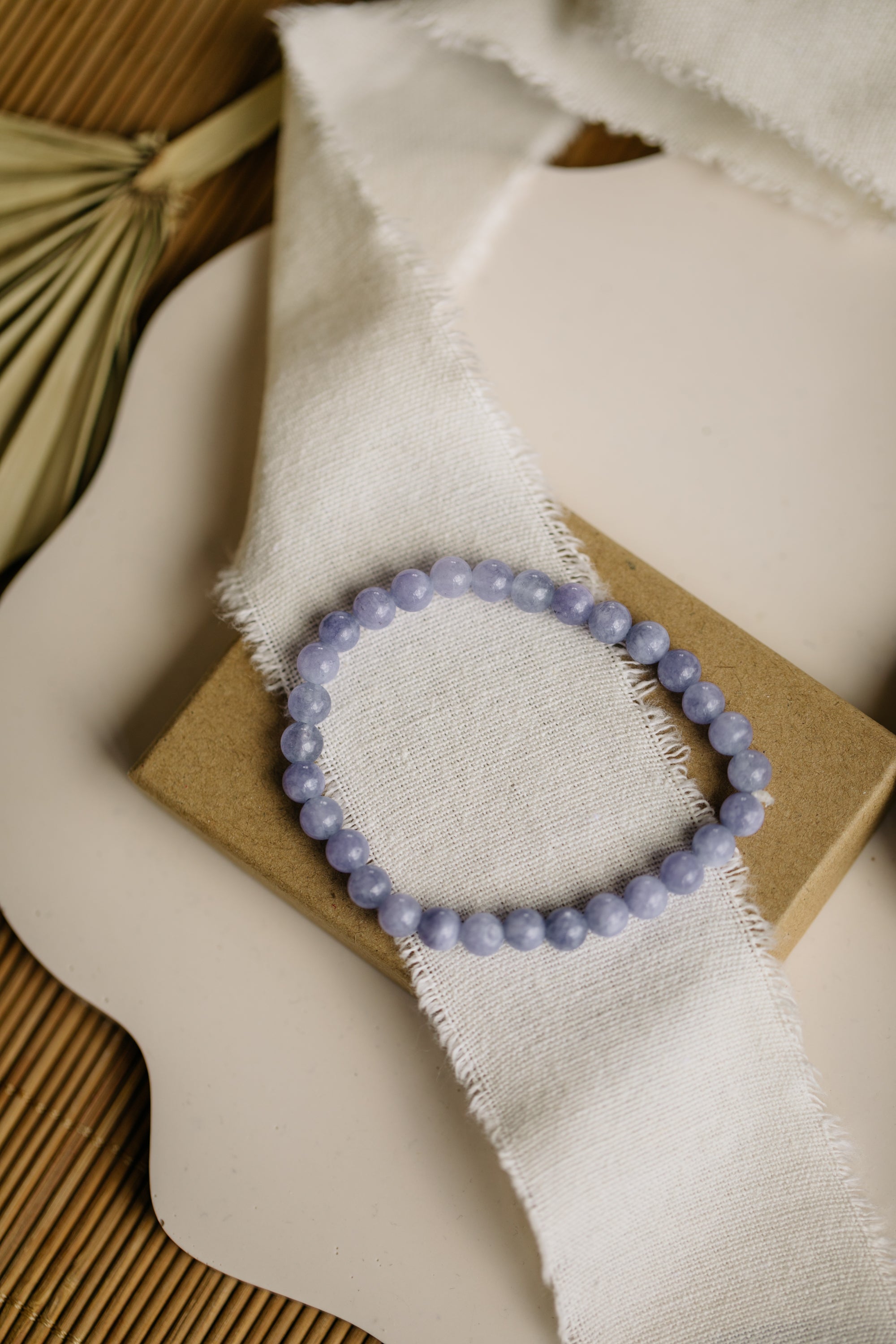 Armband mit lila Aquamarin Edelstein Perlen