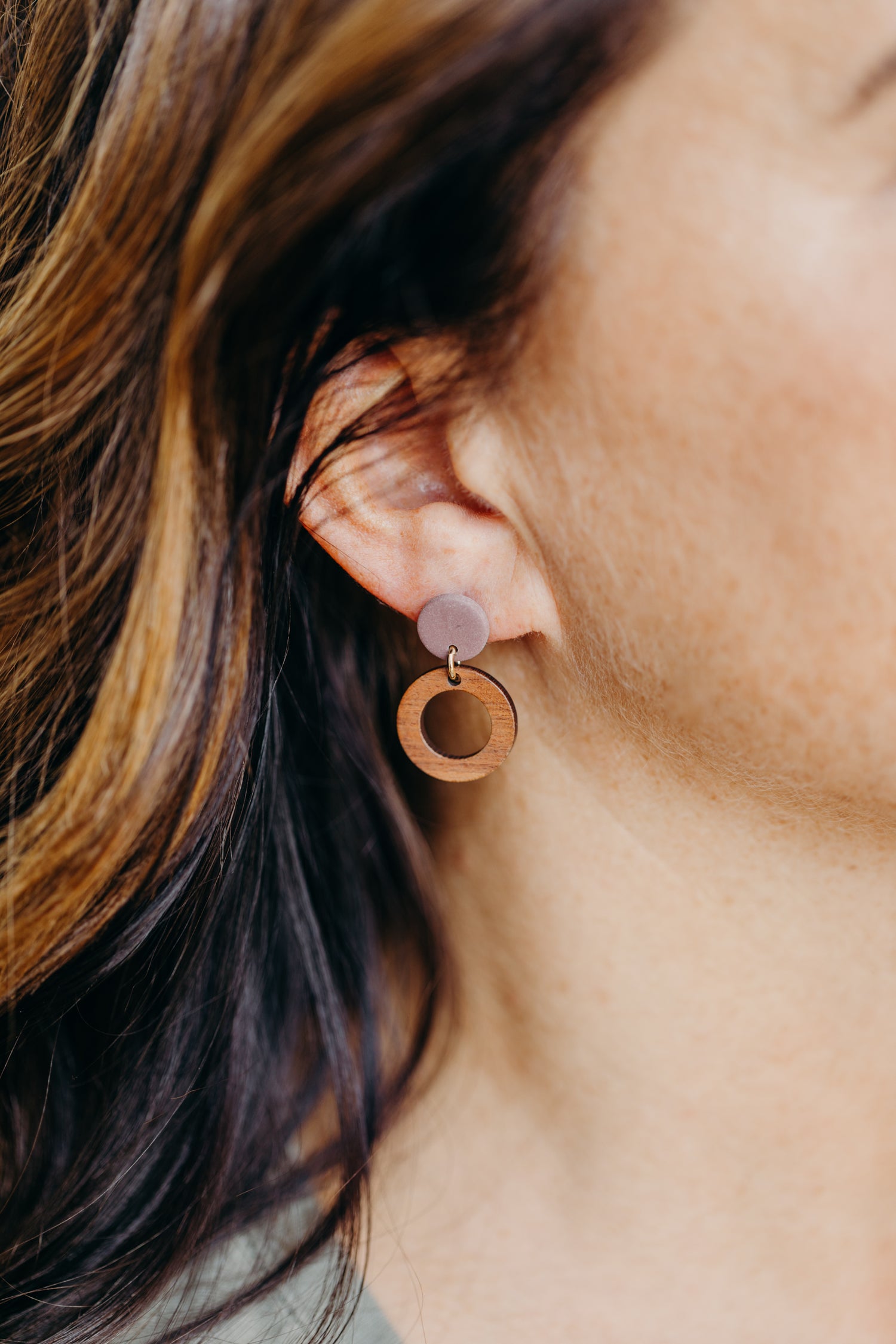 BECCA - round polymer clay earrings in mauve with wooden pendant small circle