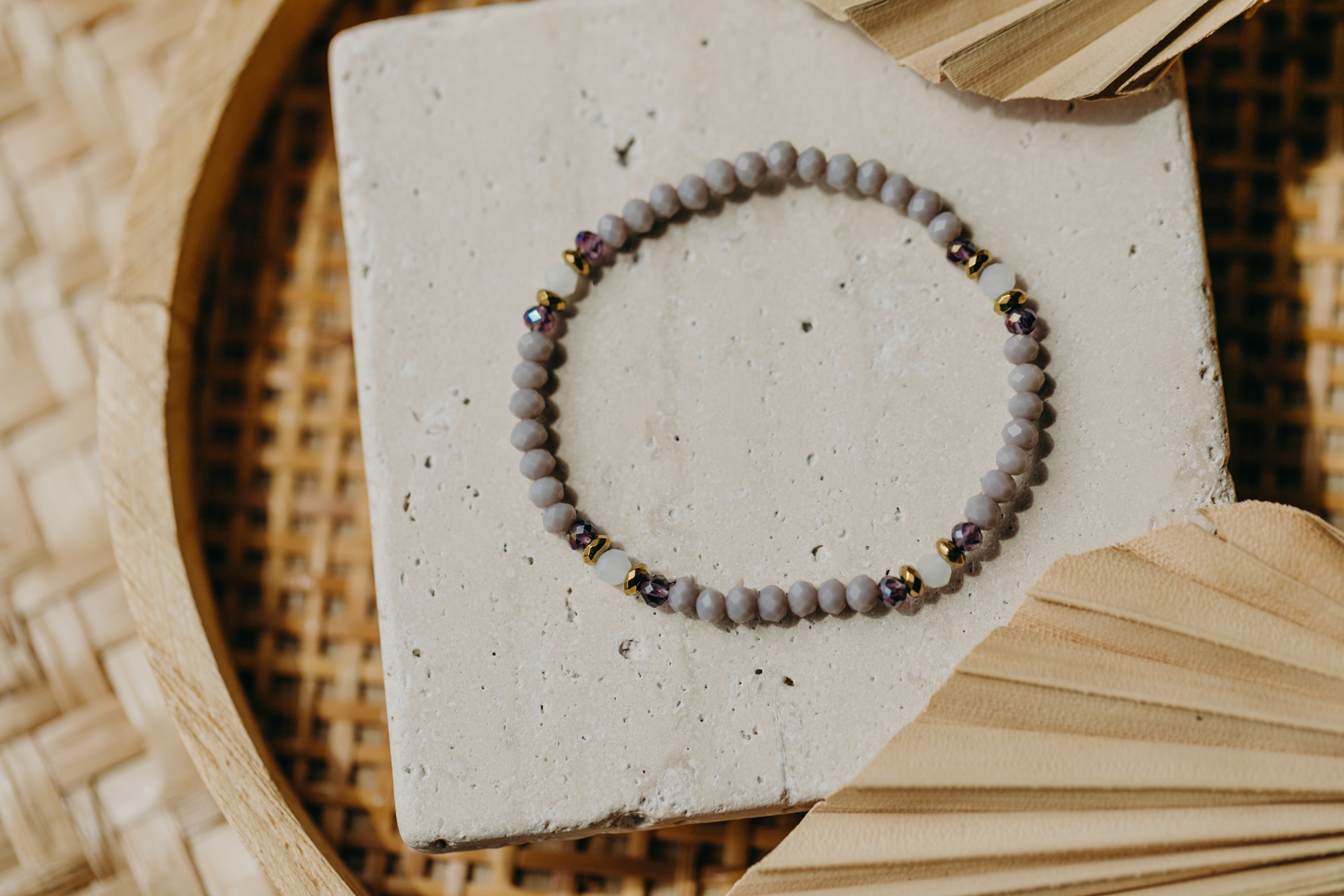 two-tone glass bead bracelet blue & cream