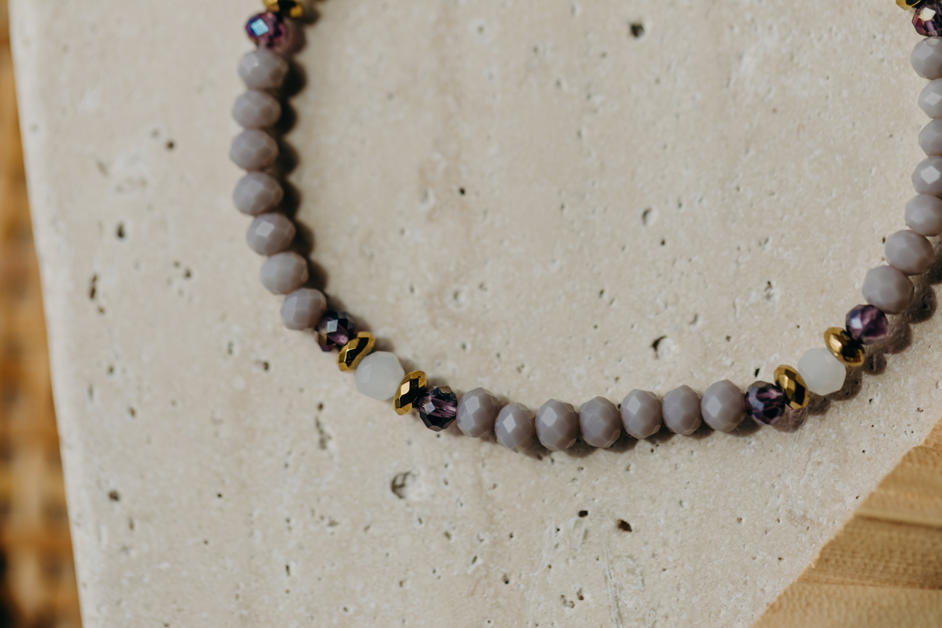 two-tone glass bead bracelet blue & cream