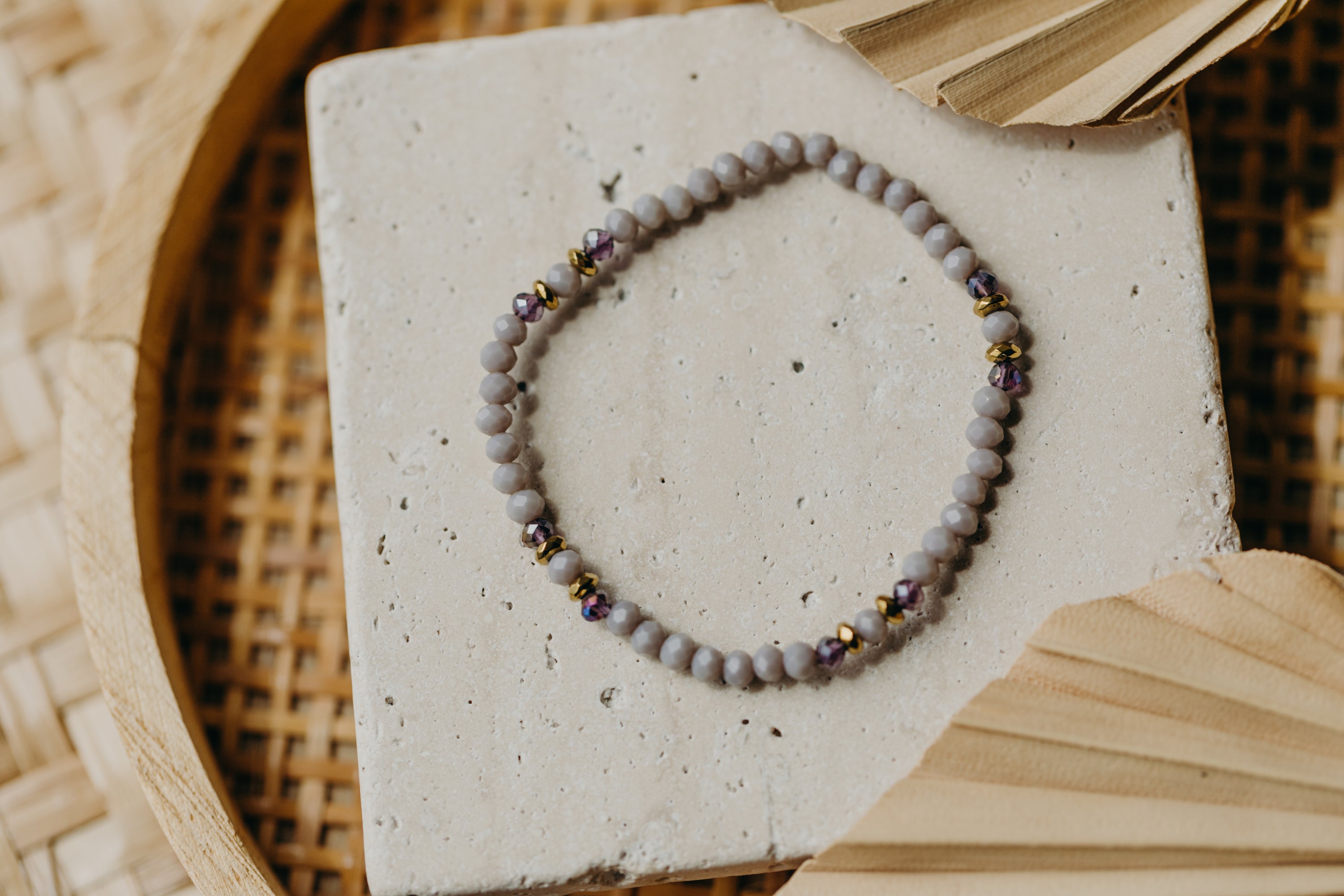 two-tone glass bead bracelet blue & cream
