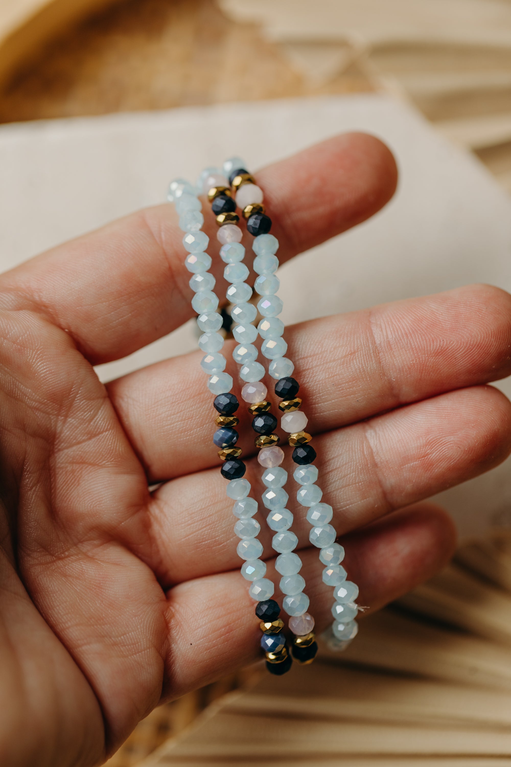 two-tone glass bead bracelet blue & cream