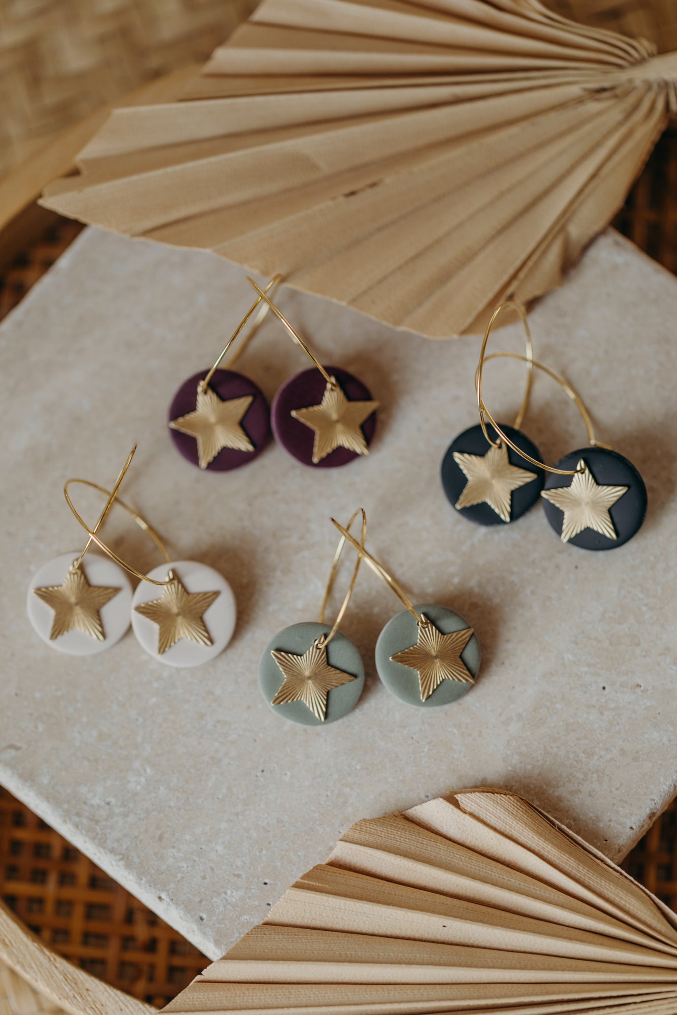 FRANZI - vanille farbene Creolen mit Stern