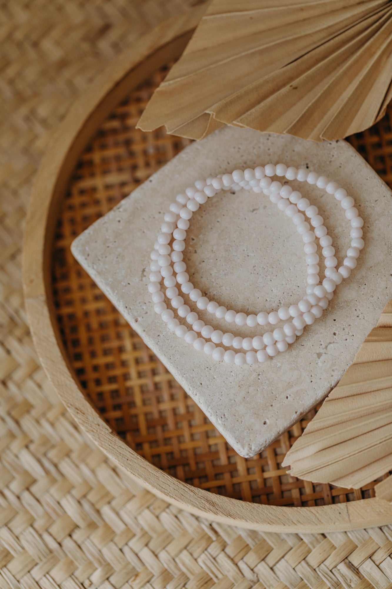 weißes Glasperlenarmband (4mm)