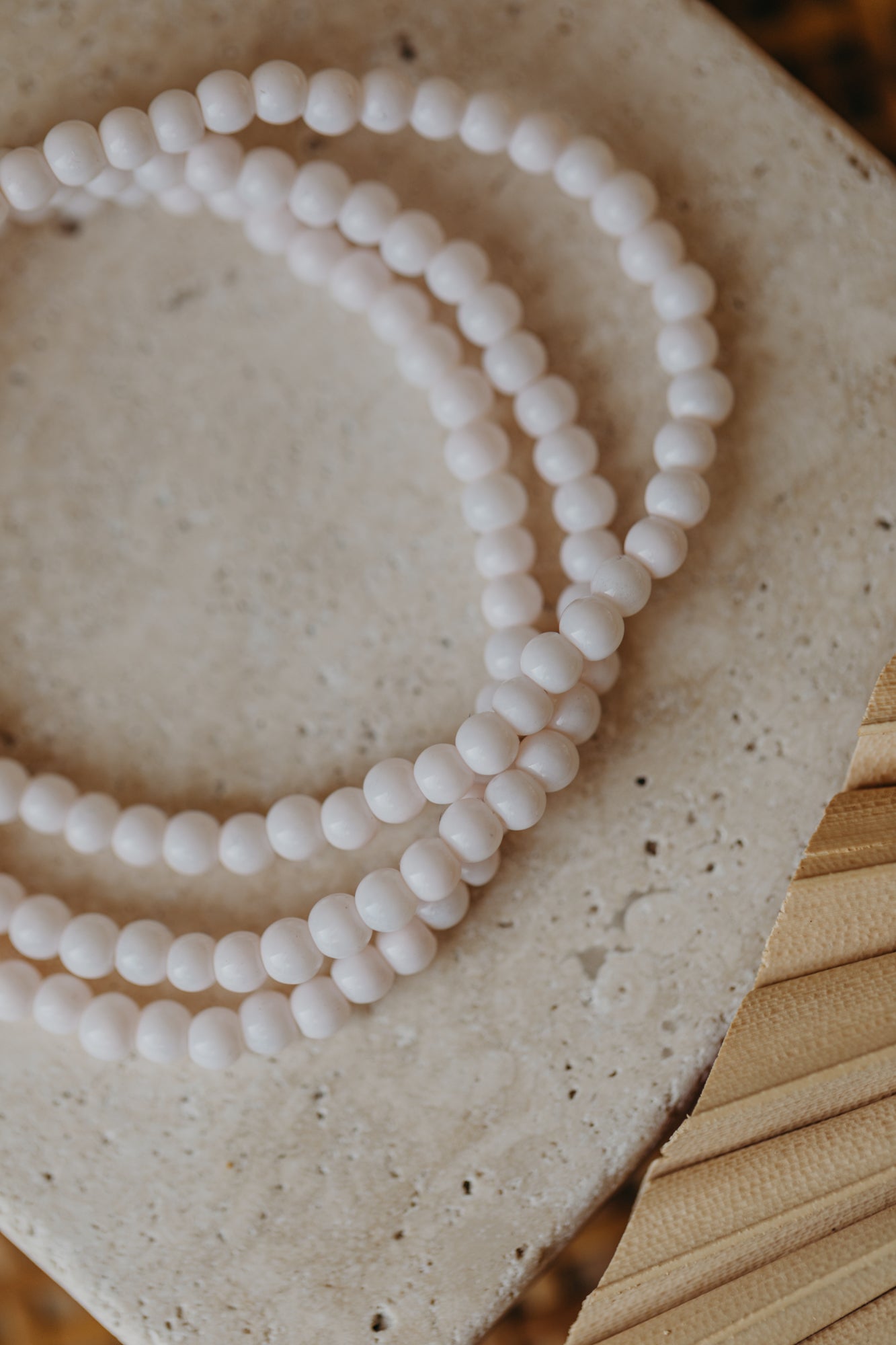 weißes Glasperlenarmband (4mm)