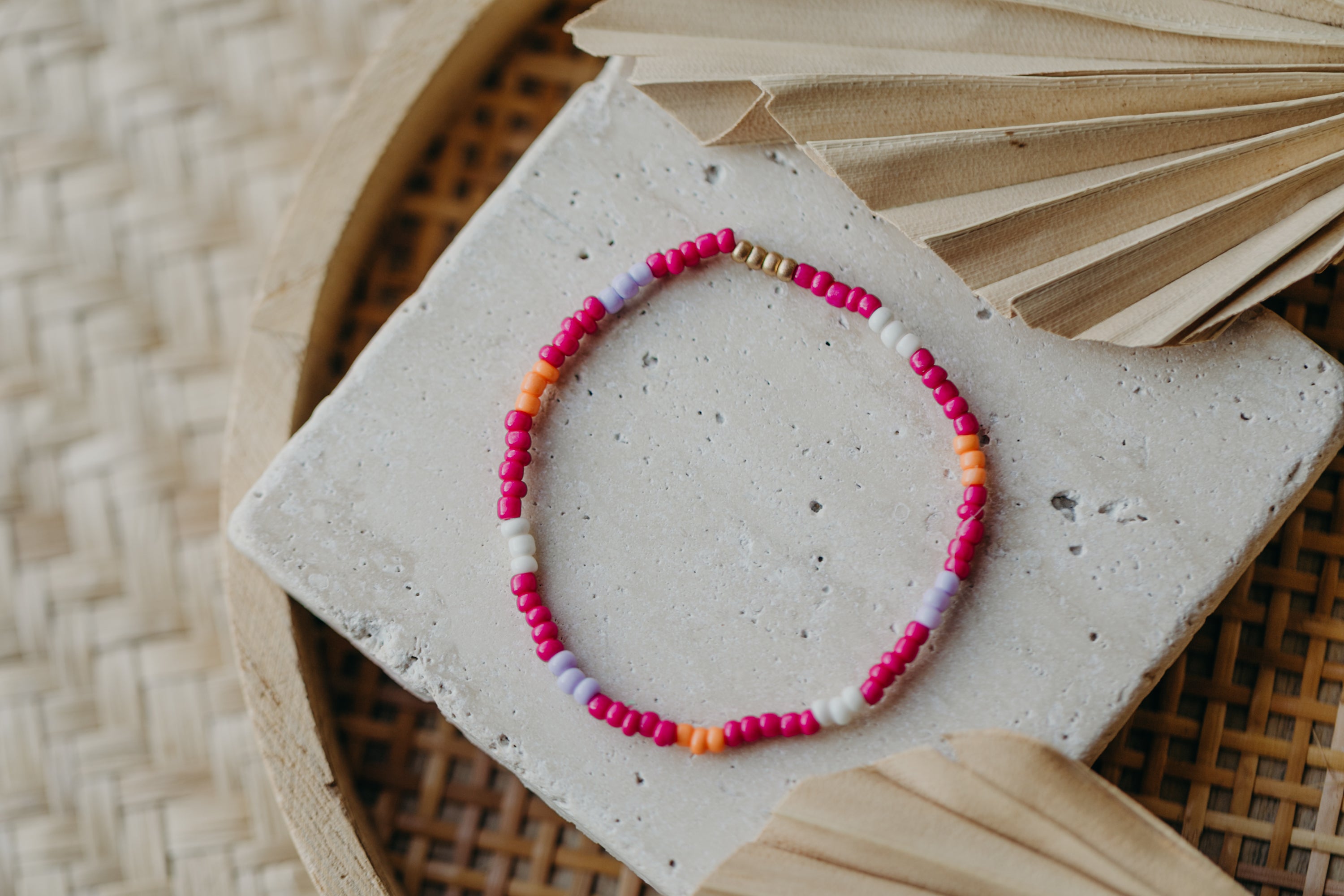 two-tone glass bead bracelet blue & cream
