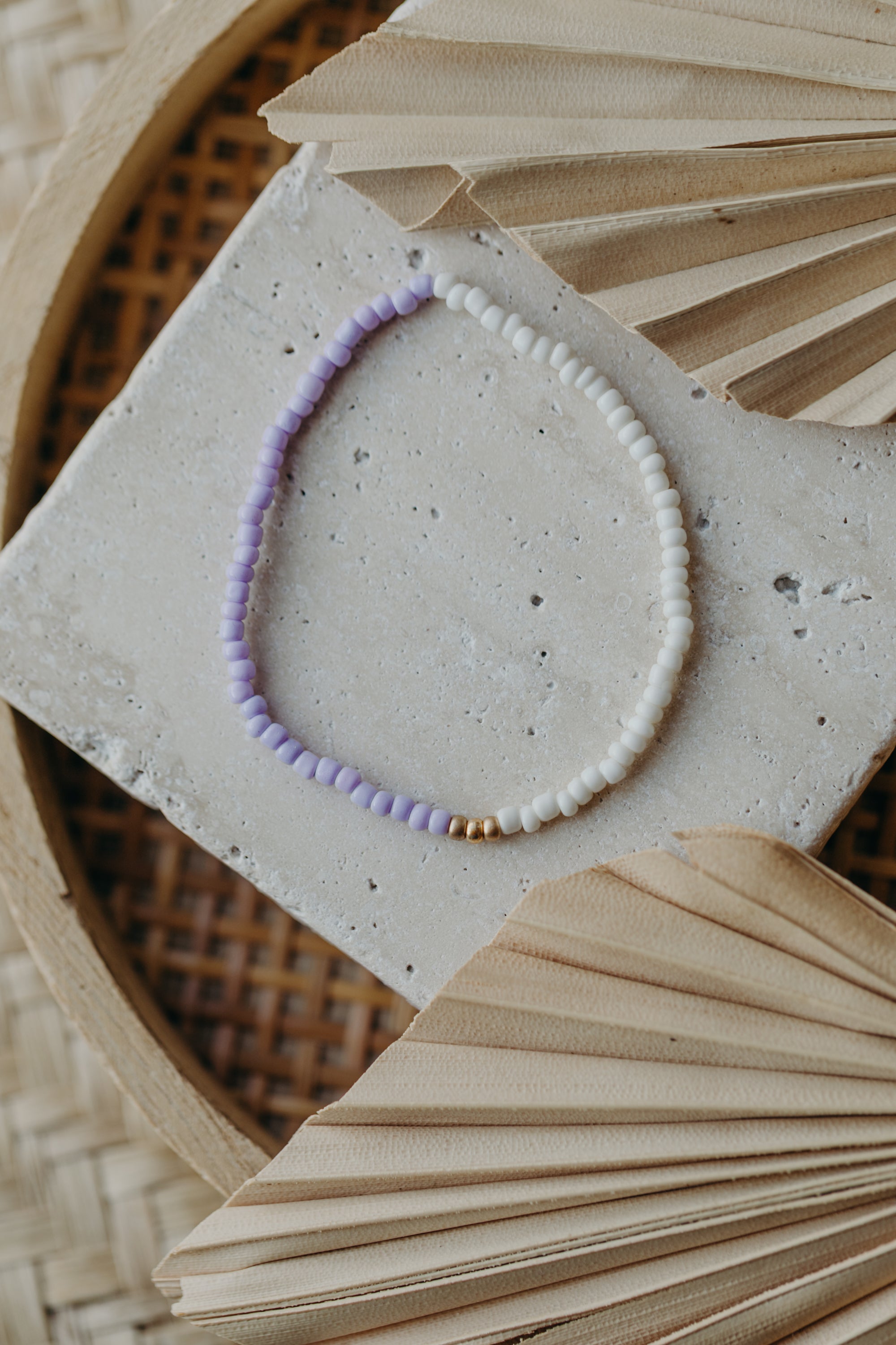 two-tone glass bead bracelet blue & cream