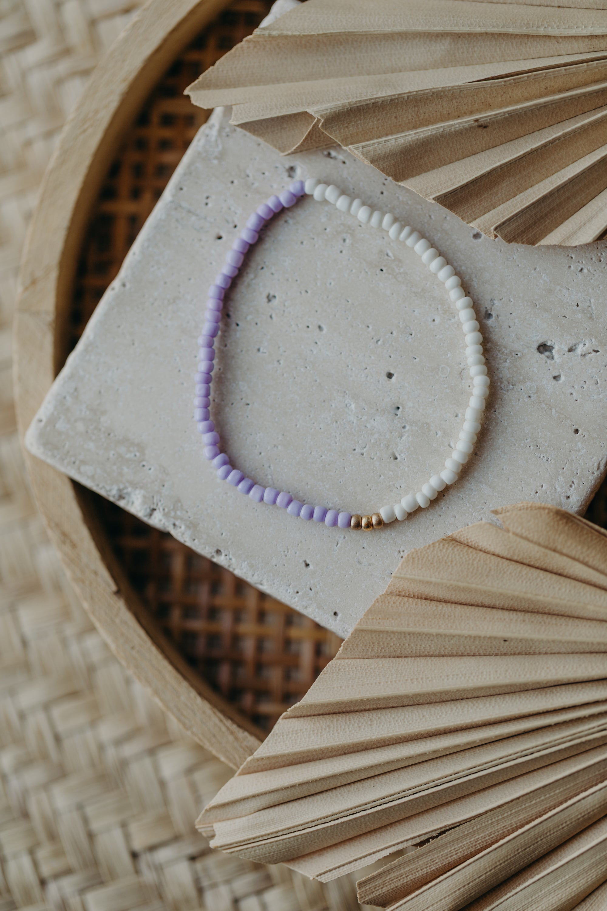 two-tone glass bead bracelet blue & cream