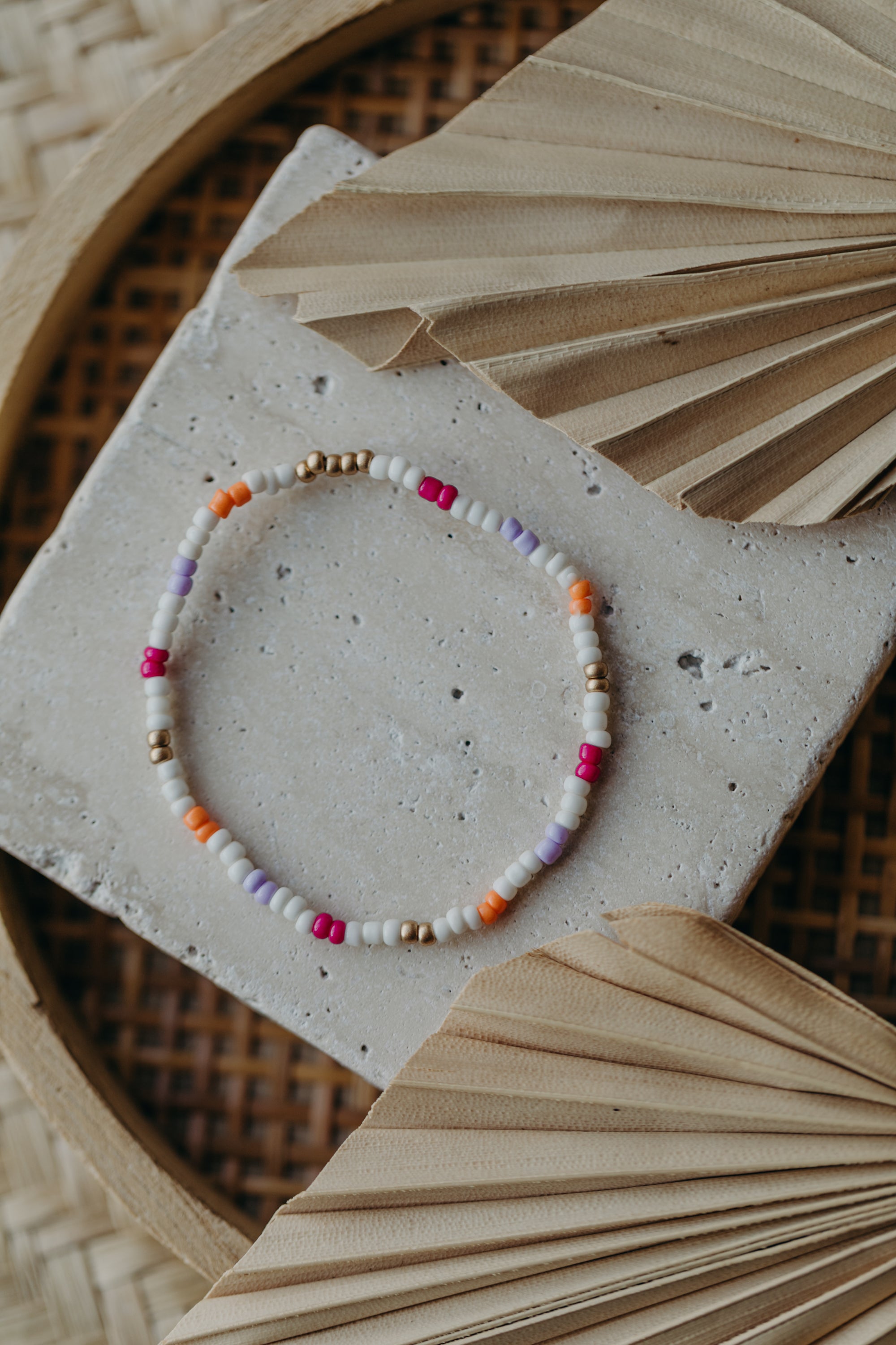 two-tone glass bead bracelet blue & cream