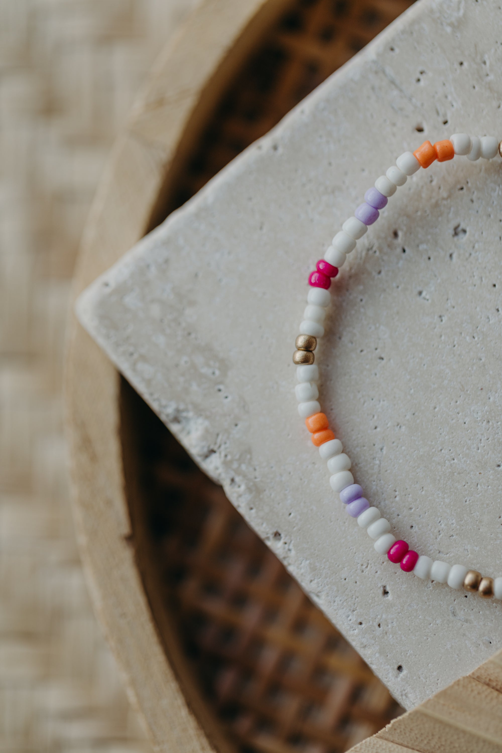 two-tone glass bead bracelet blue & cream
