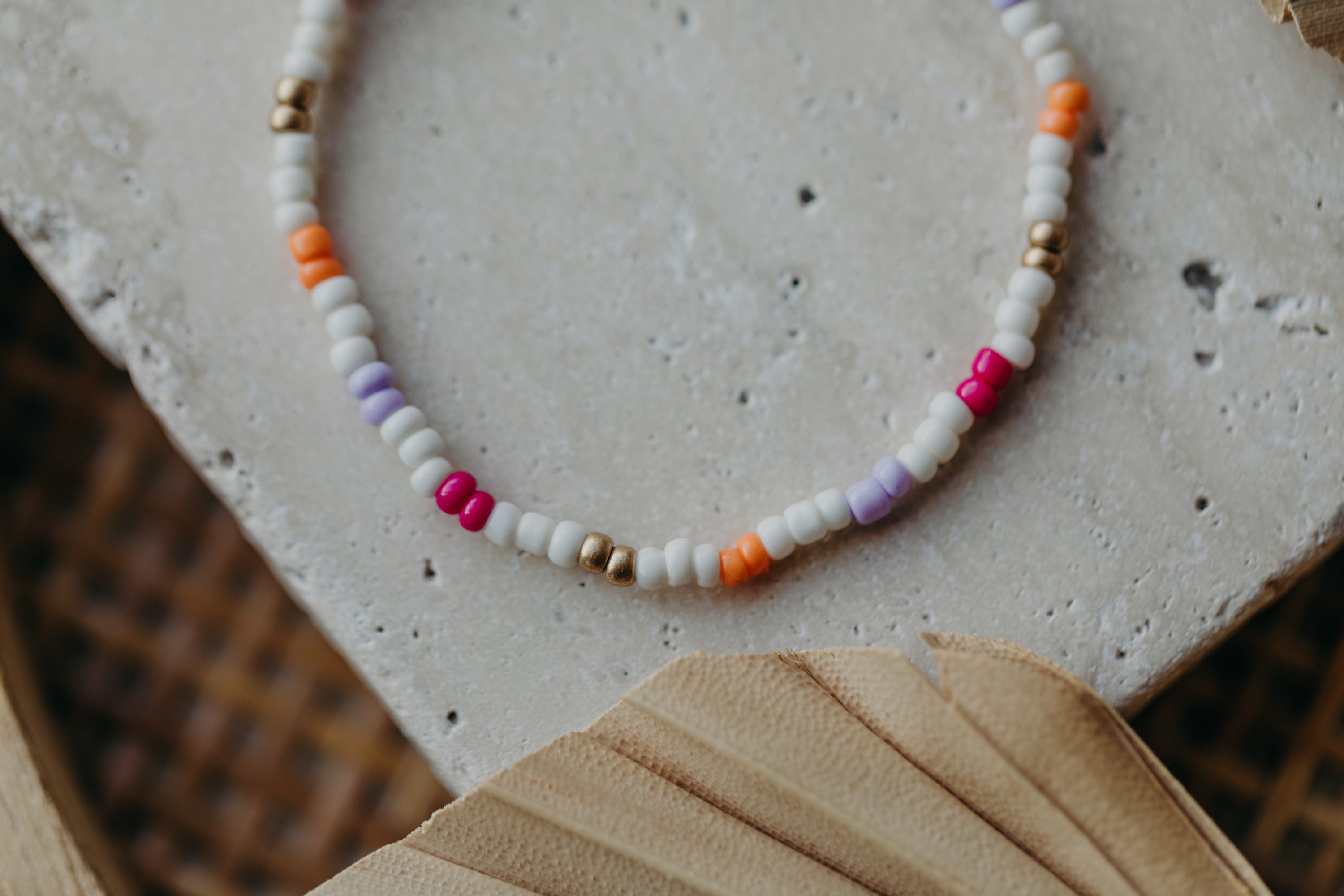 two-tone glass bead bracelet blue & cream