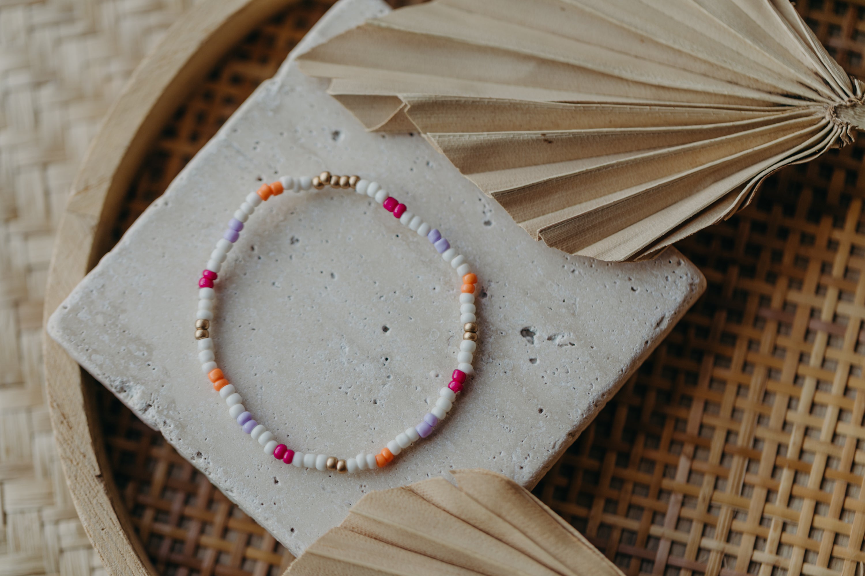 two-tone glass bead bracelet blue & cream
