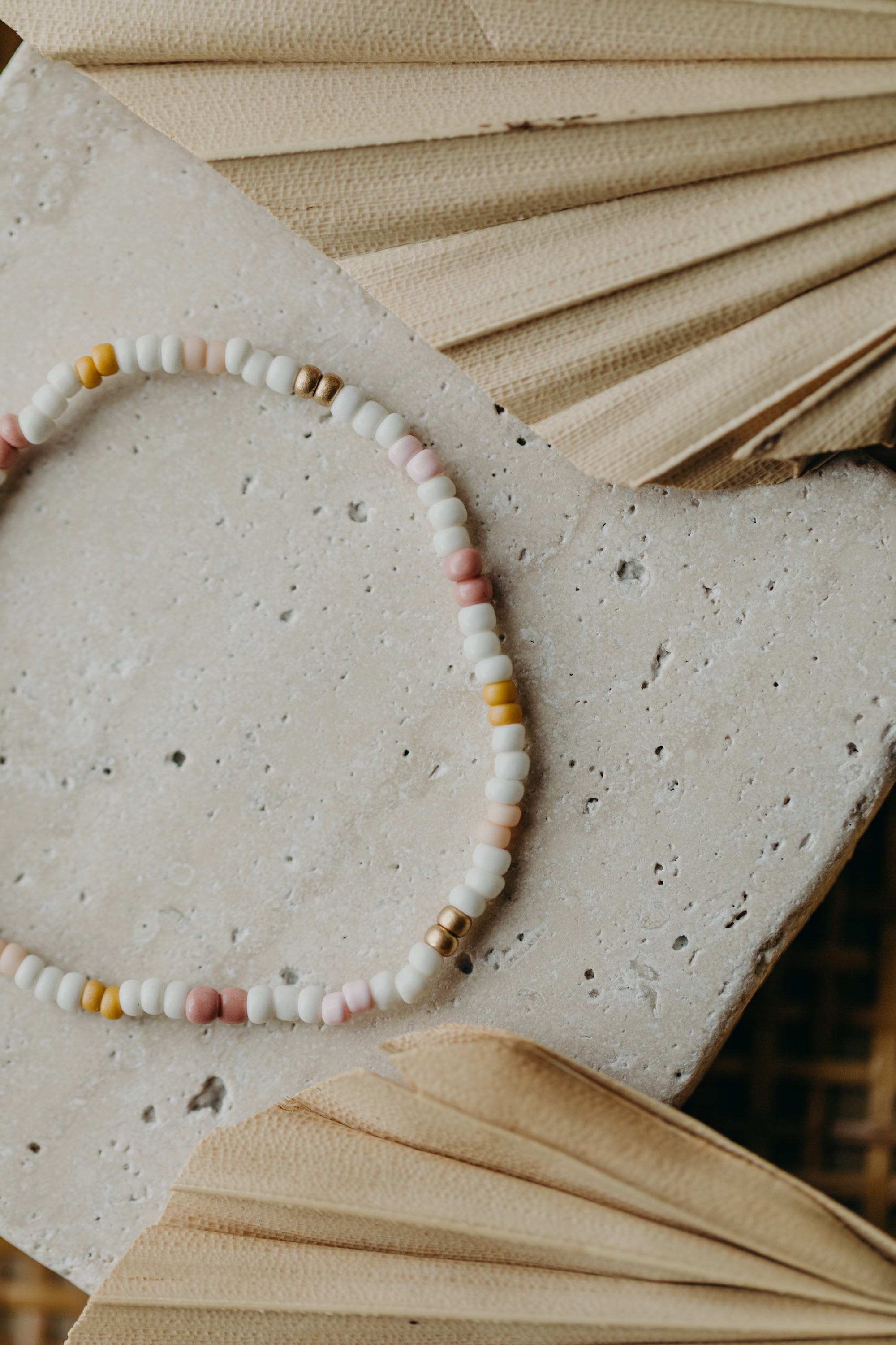 two-tone glass bead bracelet blue & cream