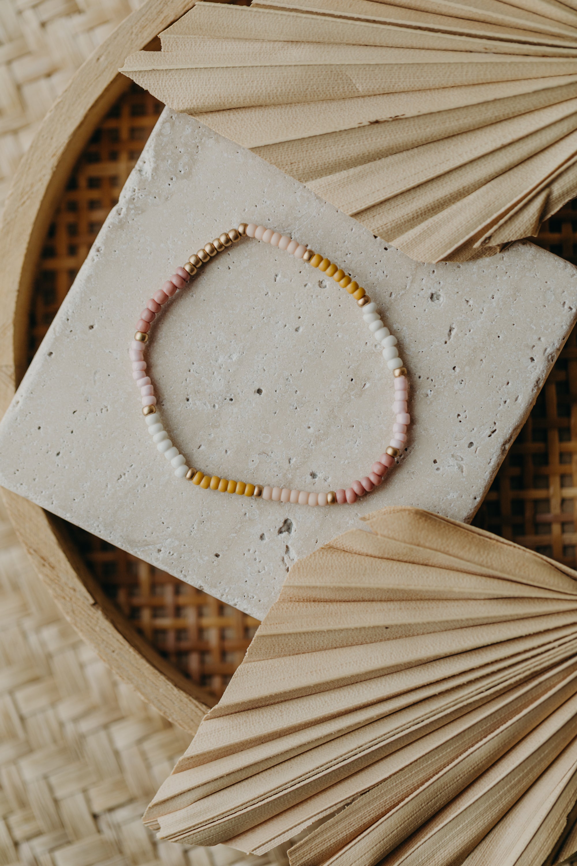 two-tone glass bead bracelet blue & cream