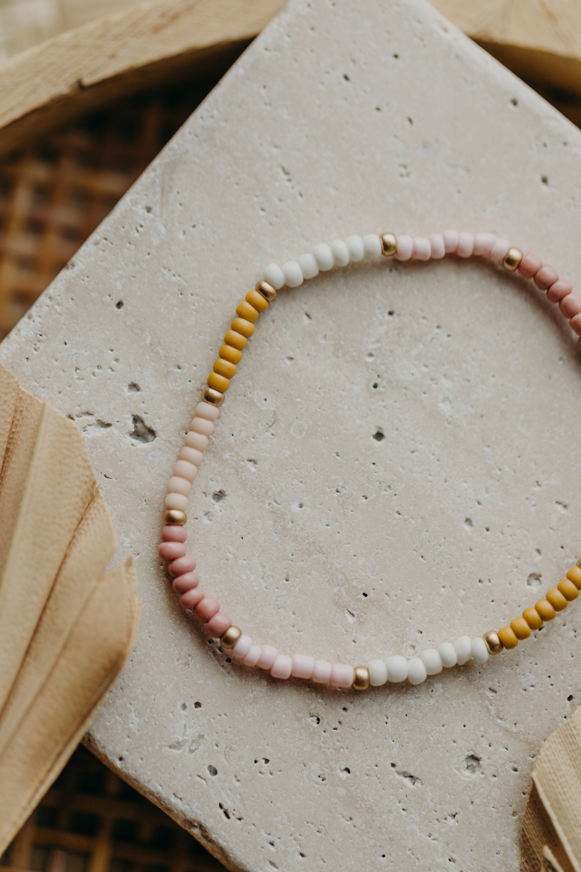 two-tone glass bead bracelet blue & cream