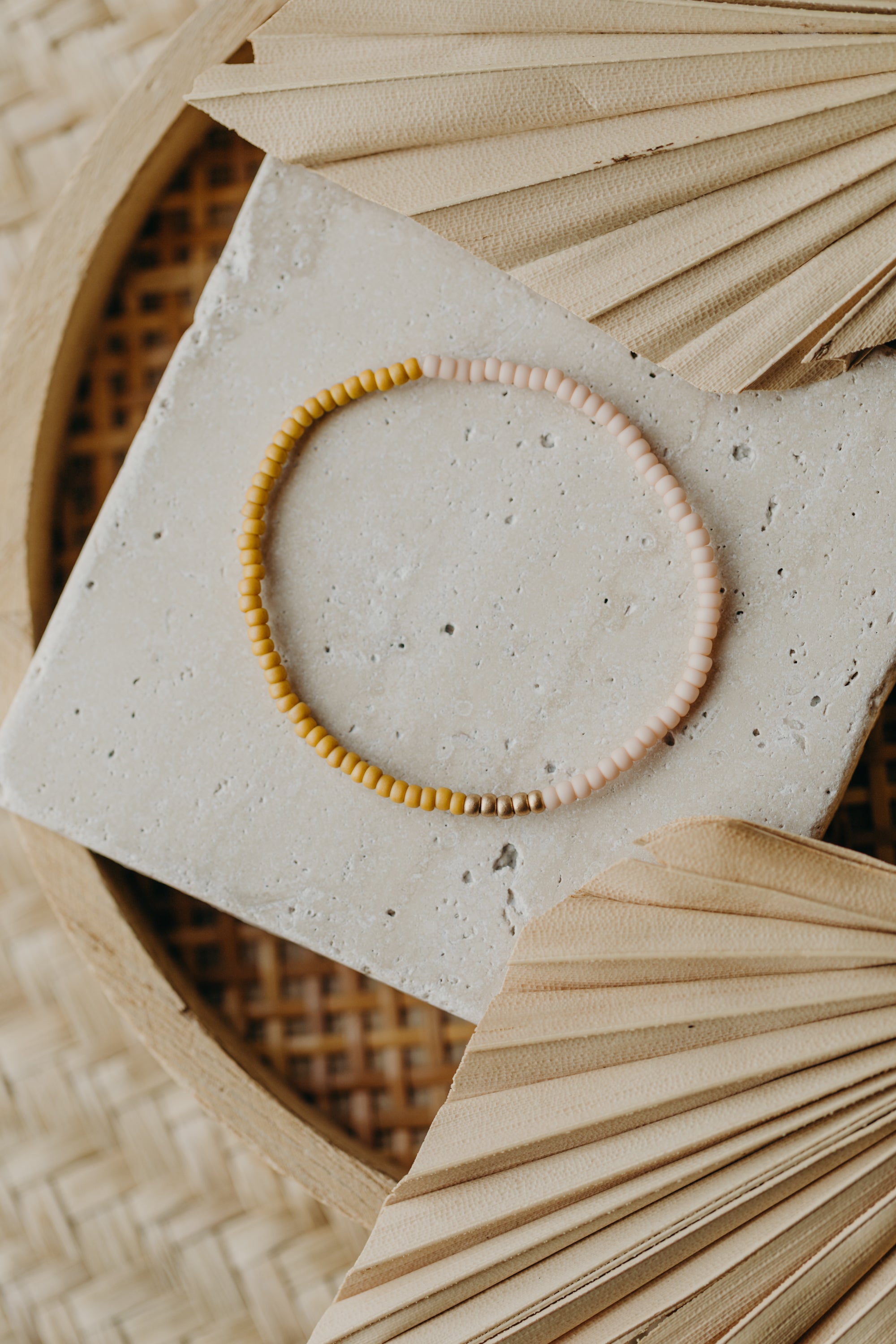 two-tone glass bead bracelet blue & cream