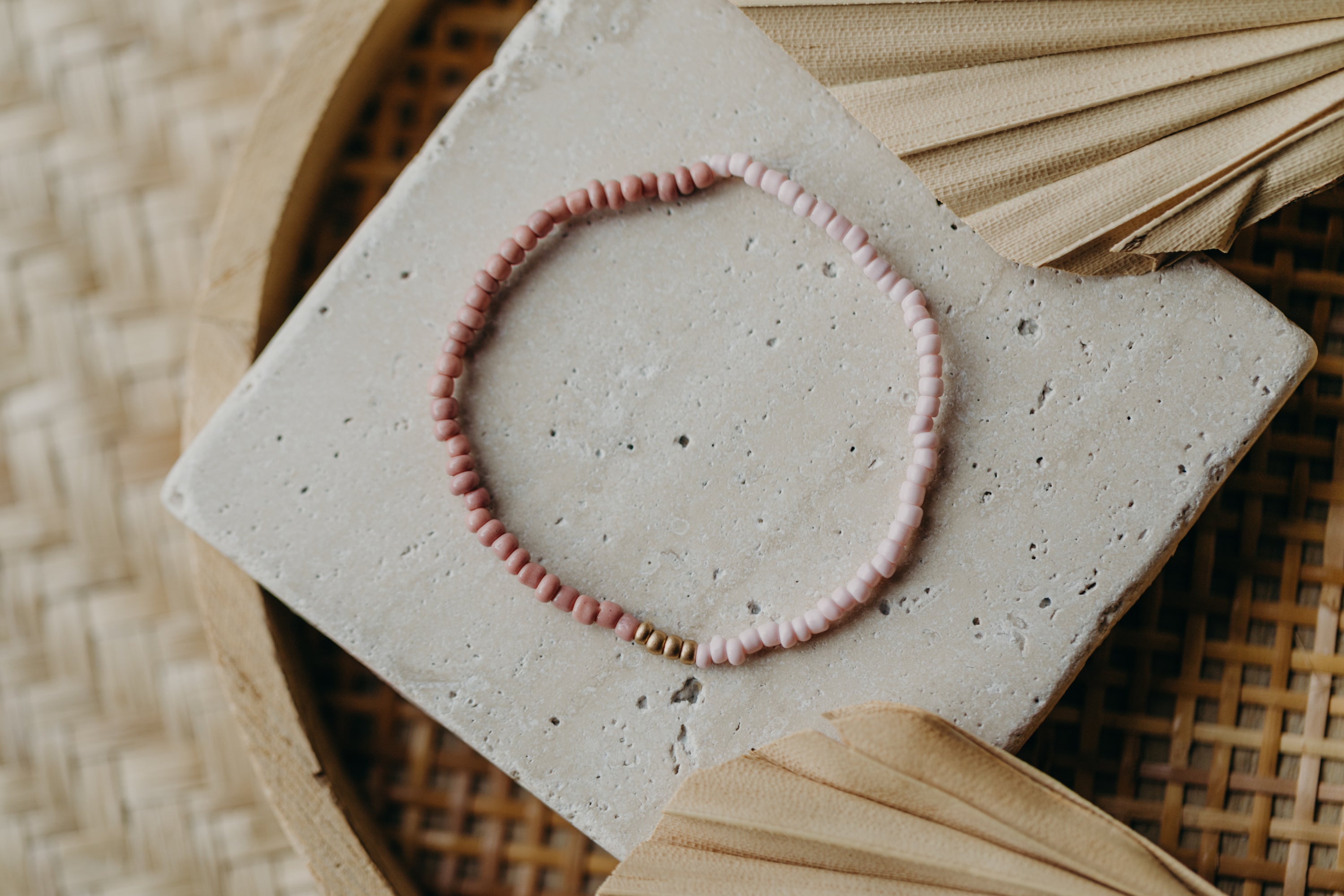 two-tone glass bead bracelet blue & cream