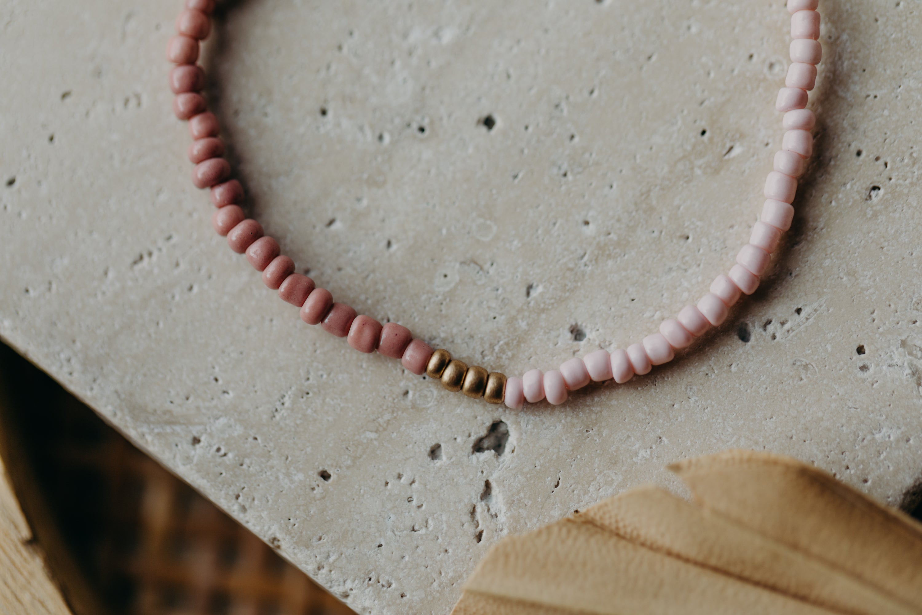 two-tone glass bead bracelet blue & cream