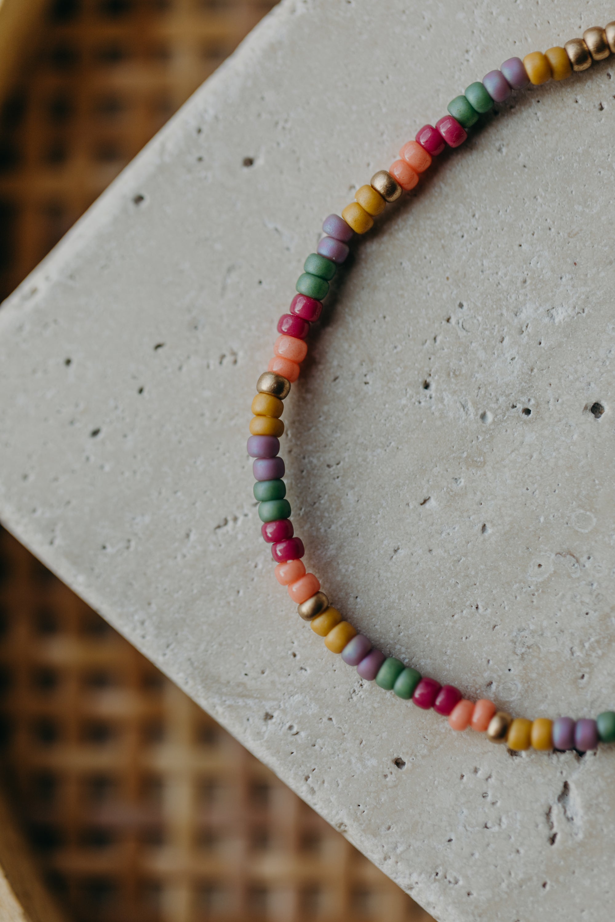 two-tone glass bead bracelet blue & cream