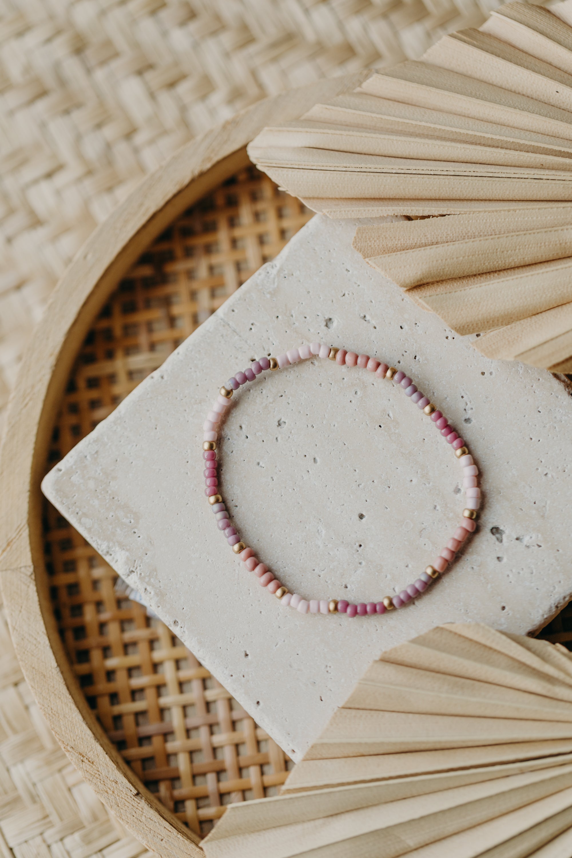 two-tone glass bead bracelet blue & cream