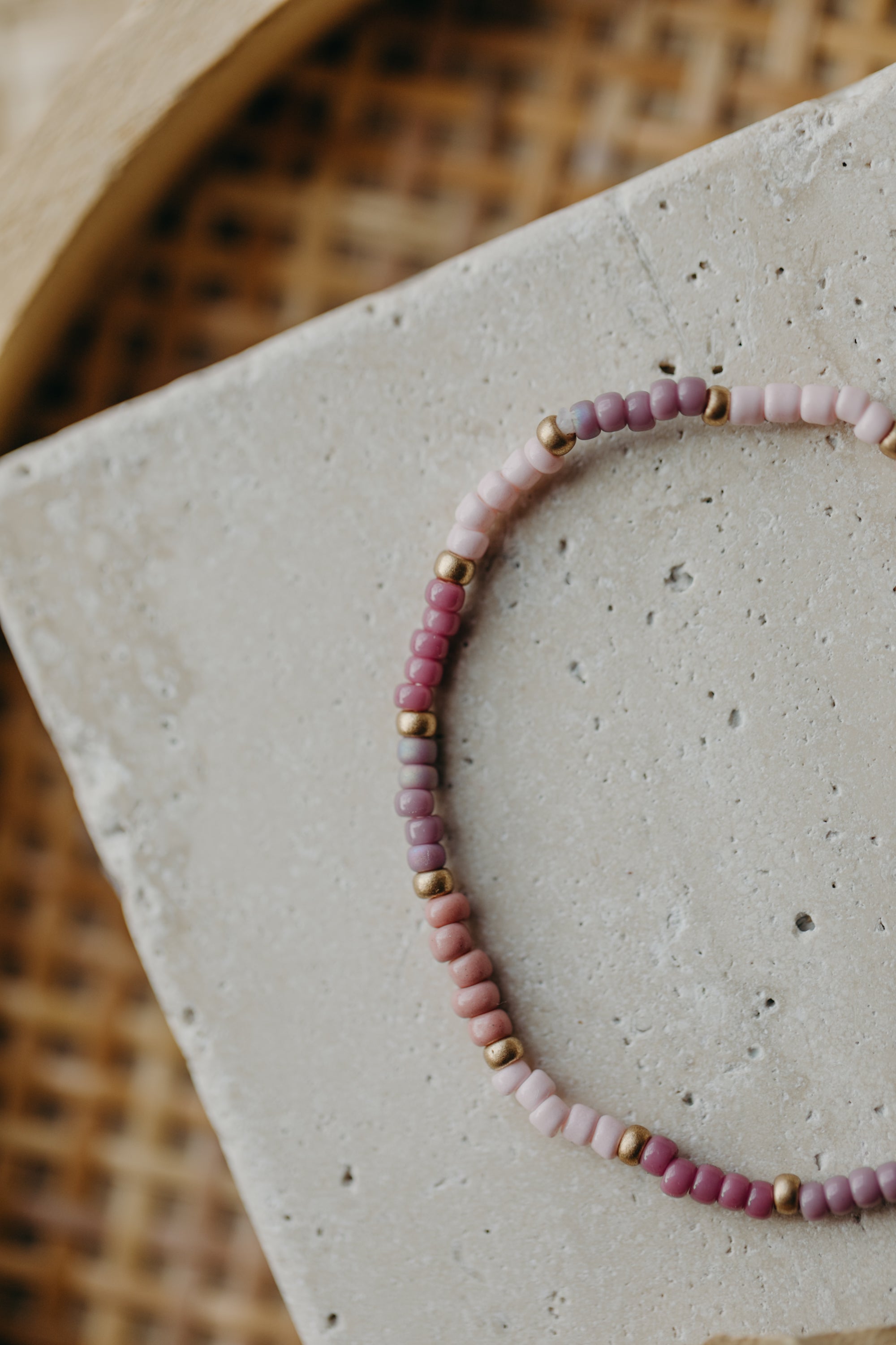 two-tone glass bead bracelet blue & cream