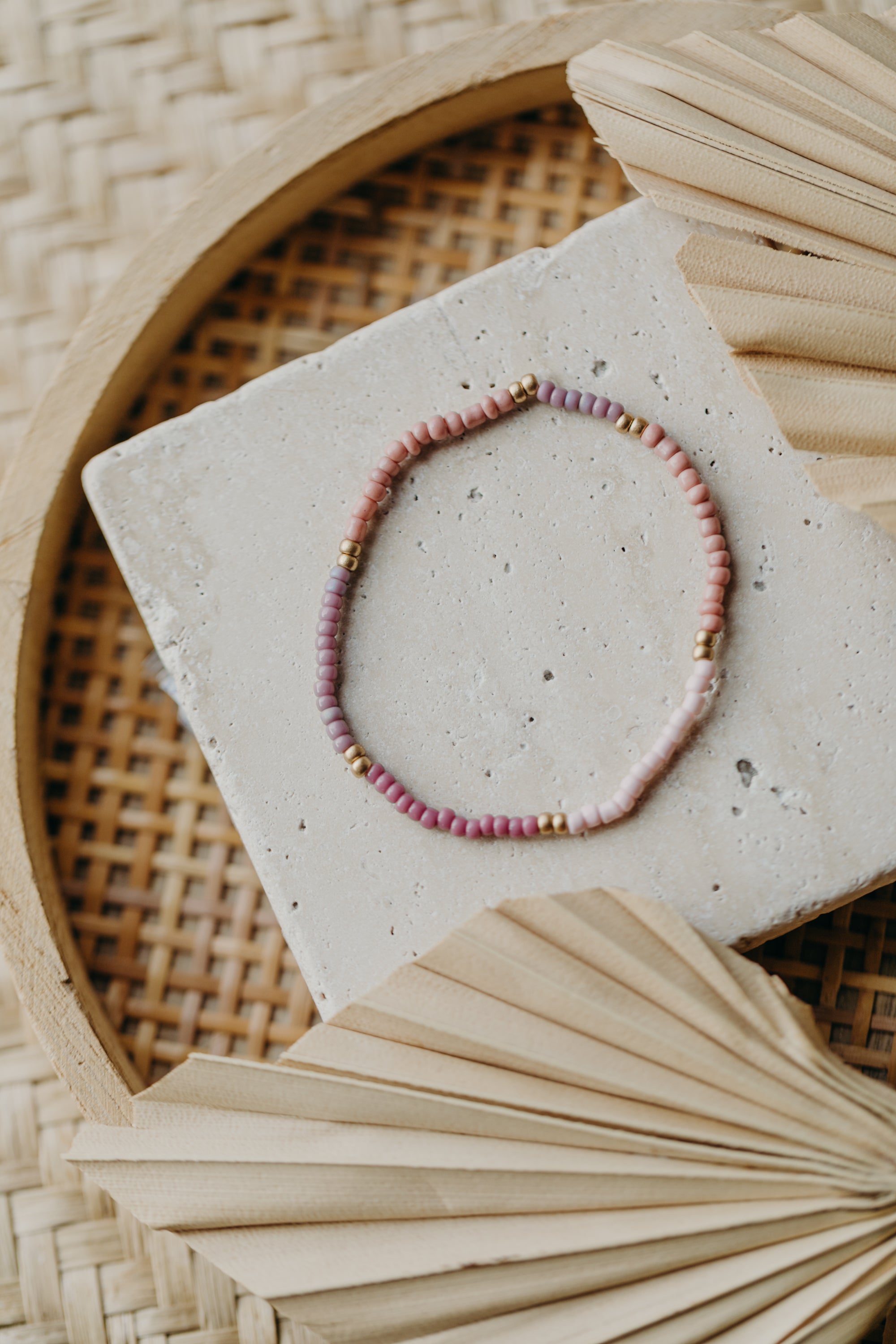 two-tone glass bead bracelet blue & cream
