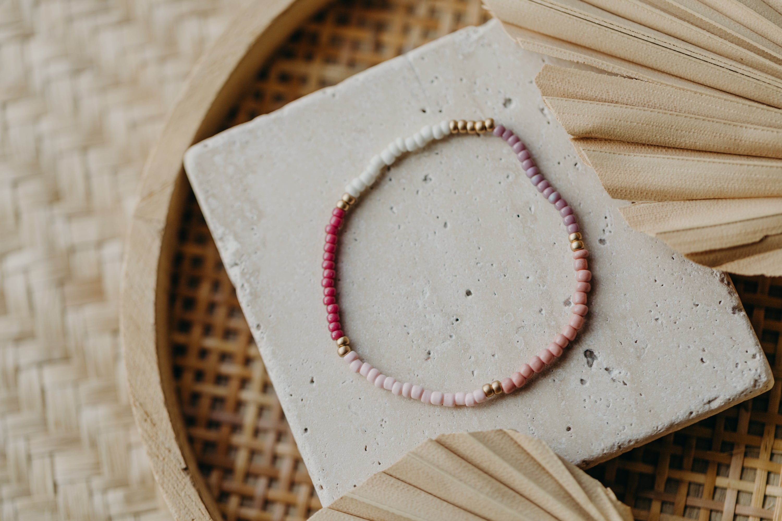 two-tone glass bead bracelet blue & cream