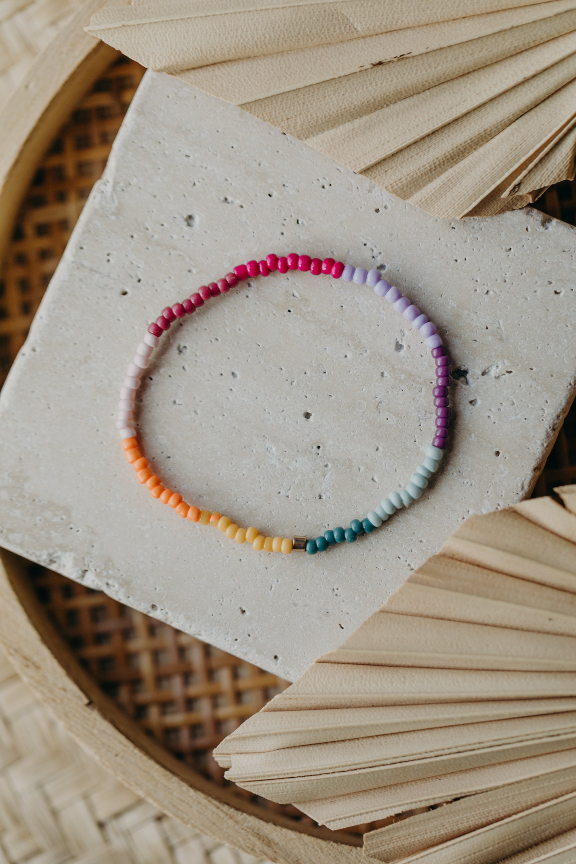 two-tone glass bead bracelet blue & cream