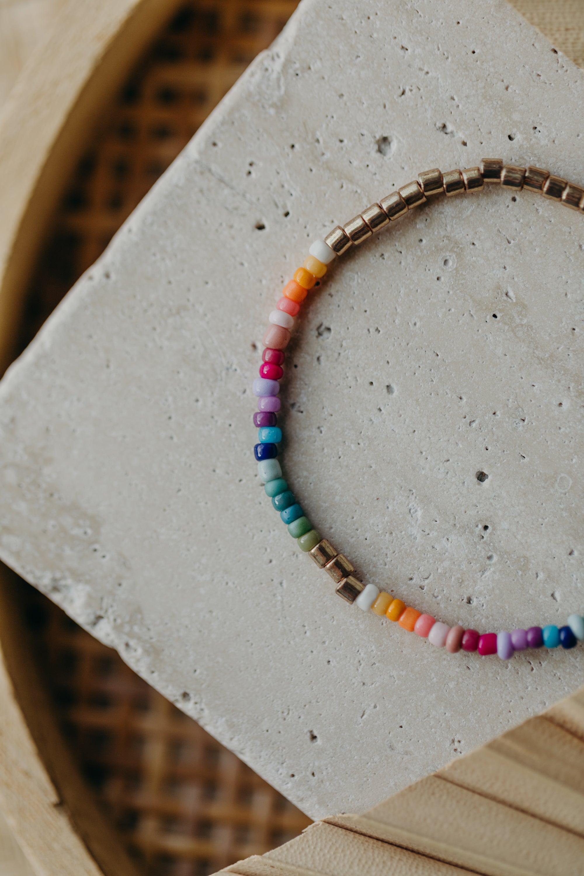 two-tone glass bead bracelet blue & cream
