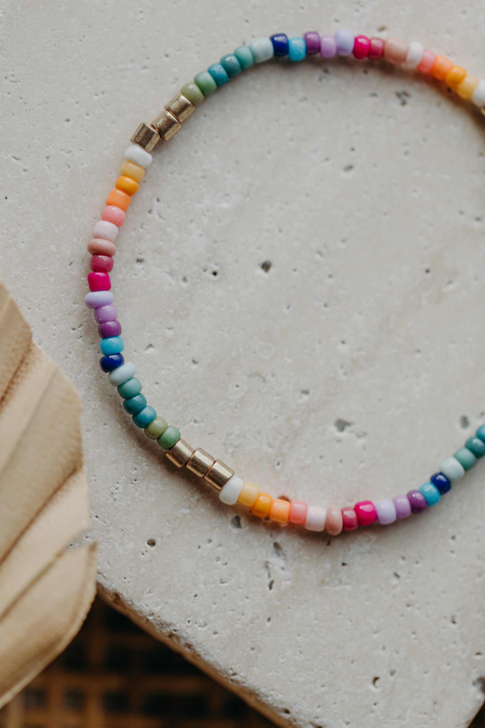 two-tone glass bead bracelet blue & cream