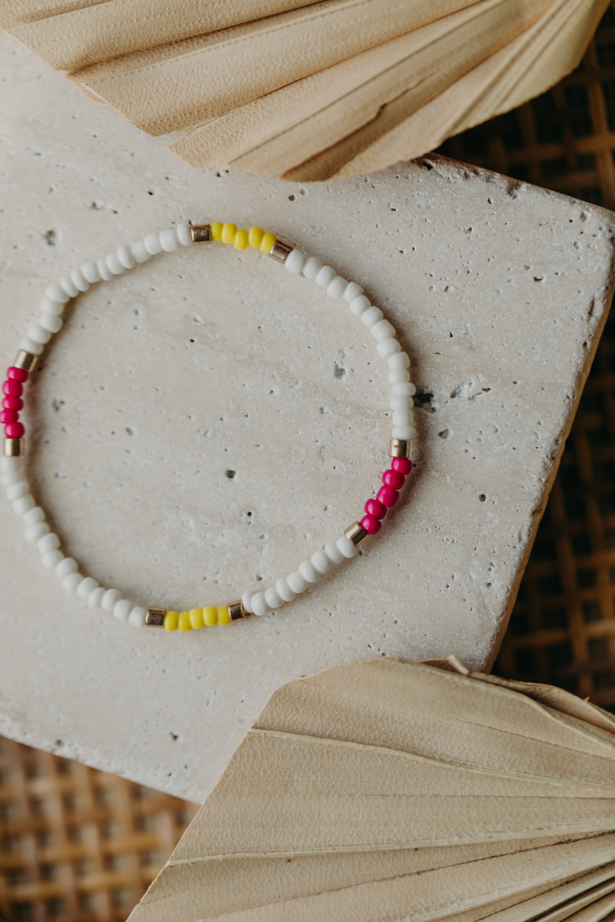 two-tone glass bead bracelet blue & cream