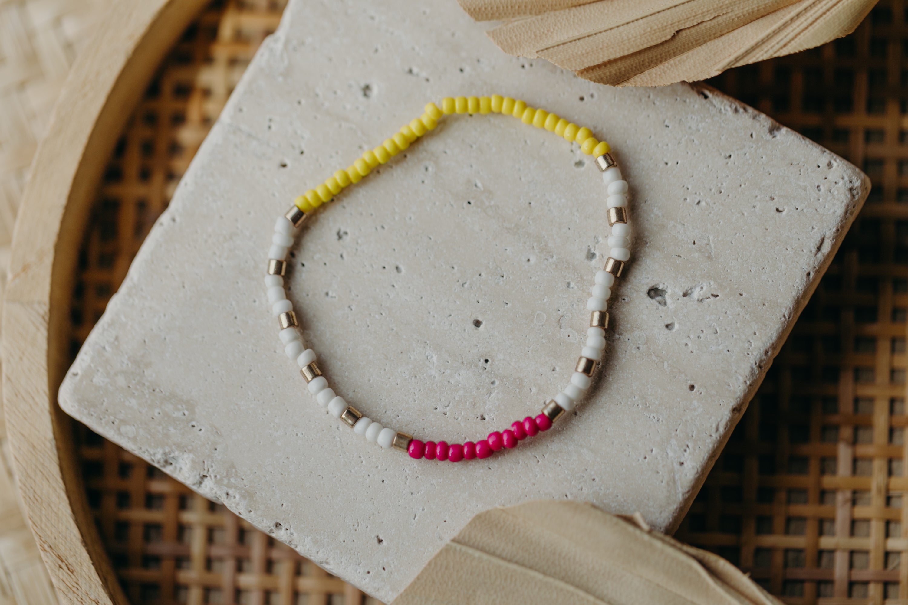 two-tone glass bead bracelet blue & cream