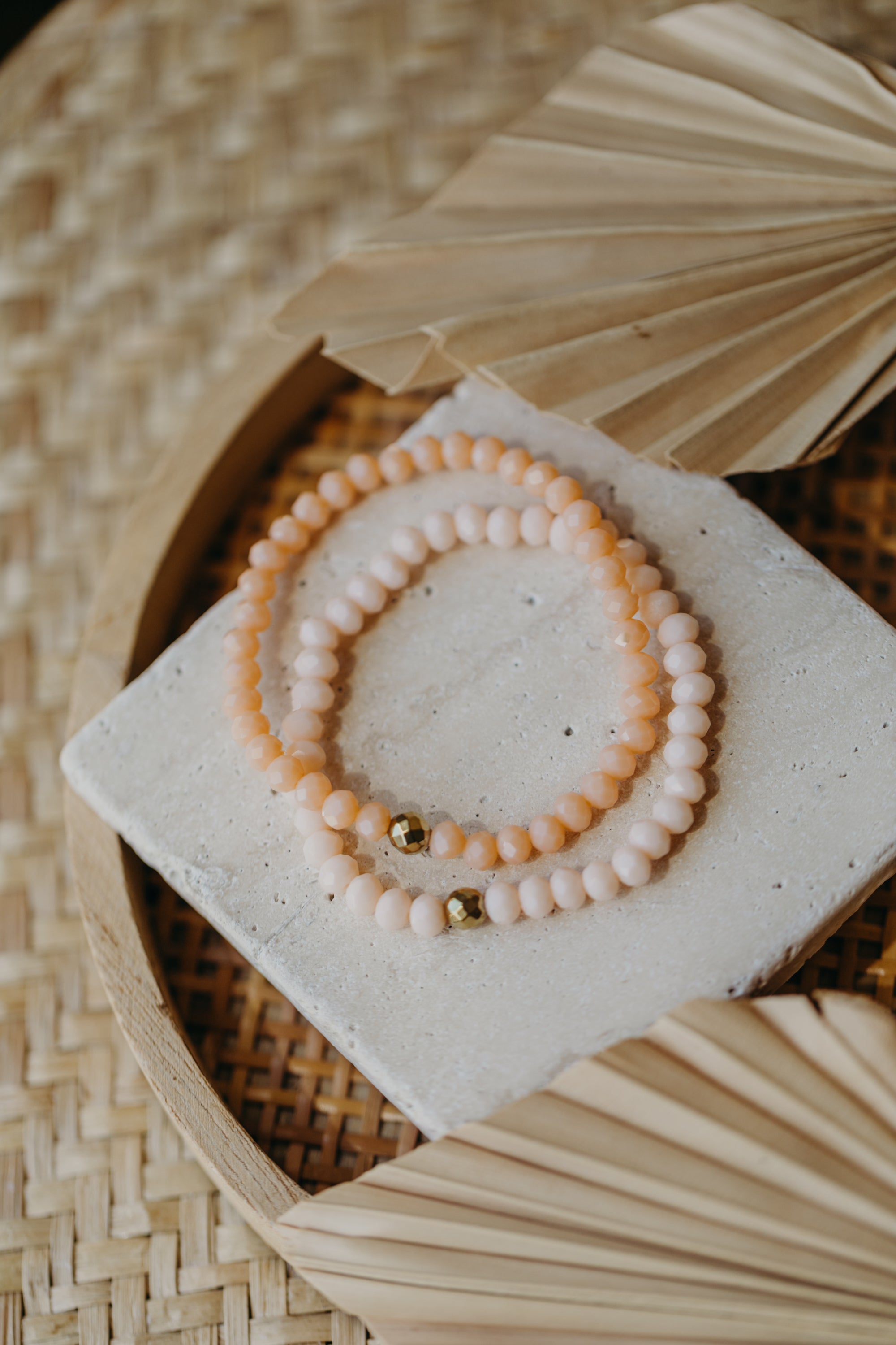 two-tone glass bead bracelet blue & cream