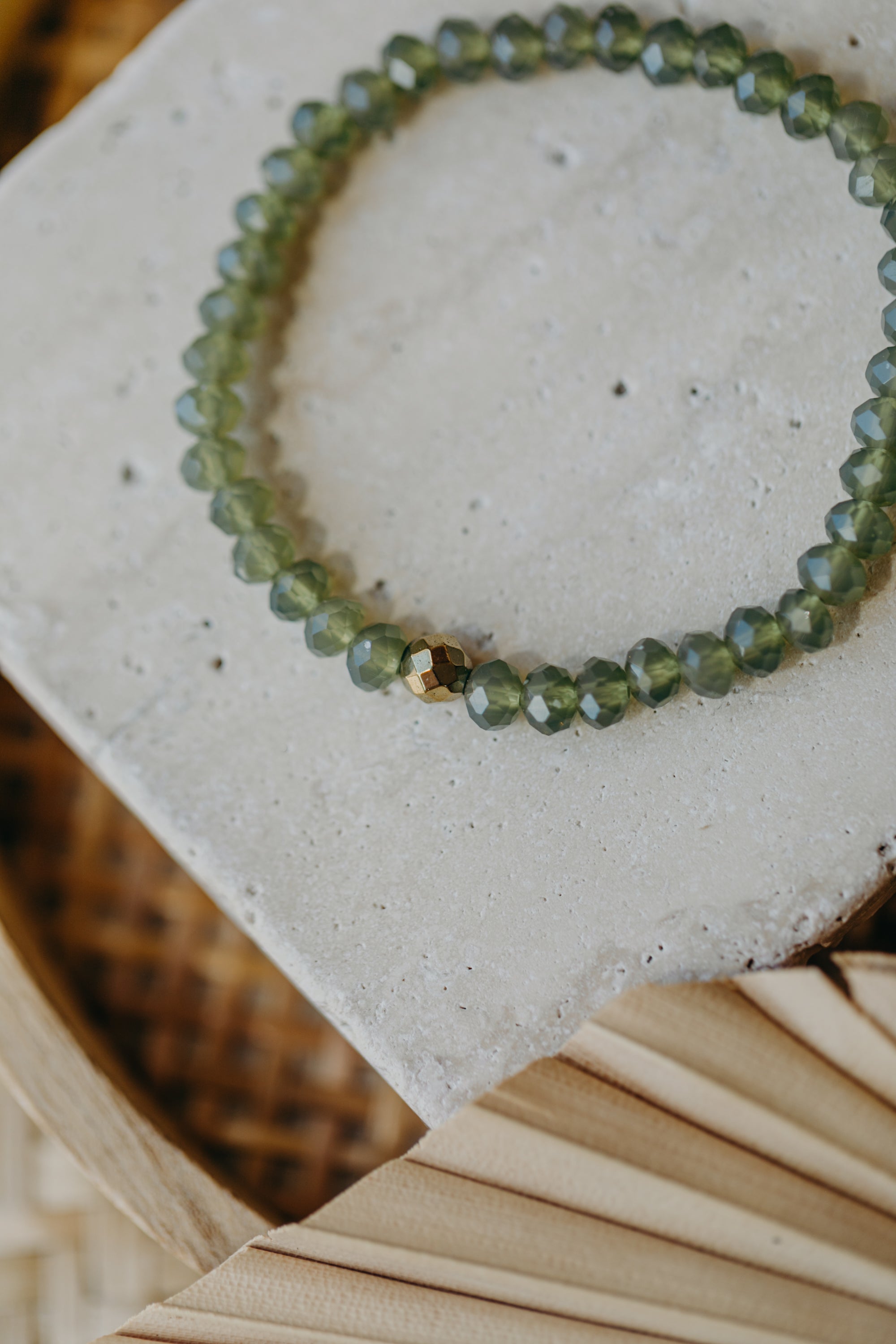 two-tone glass bead bracelet blue & cream