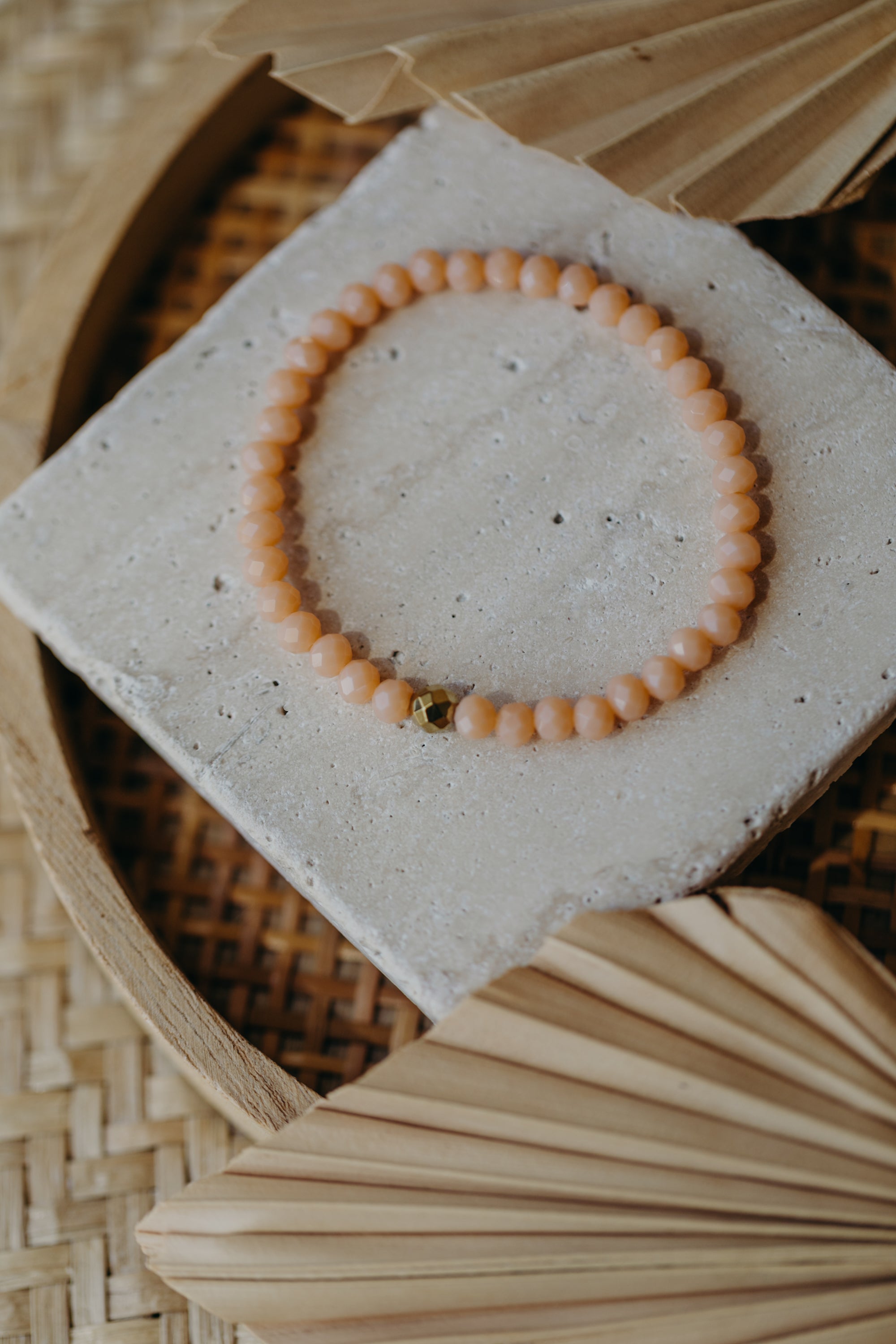 two-tone glass bead bracelet blue & cream
