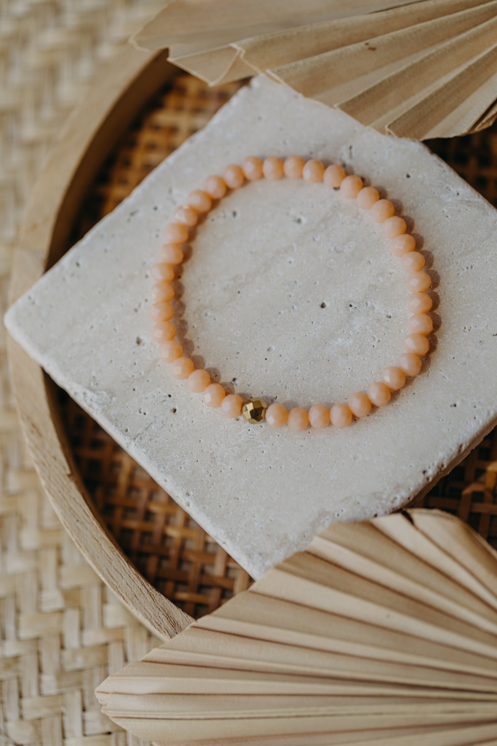 two-tone glass bead bracelet blue & cream
