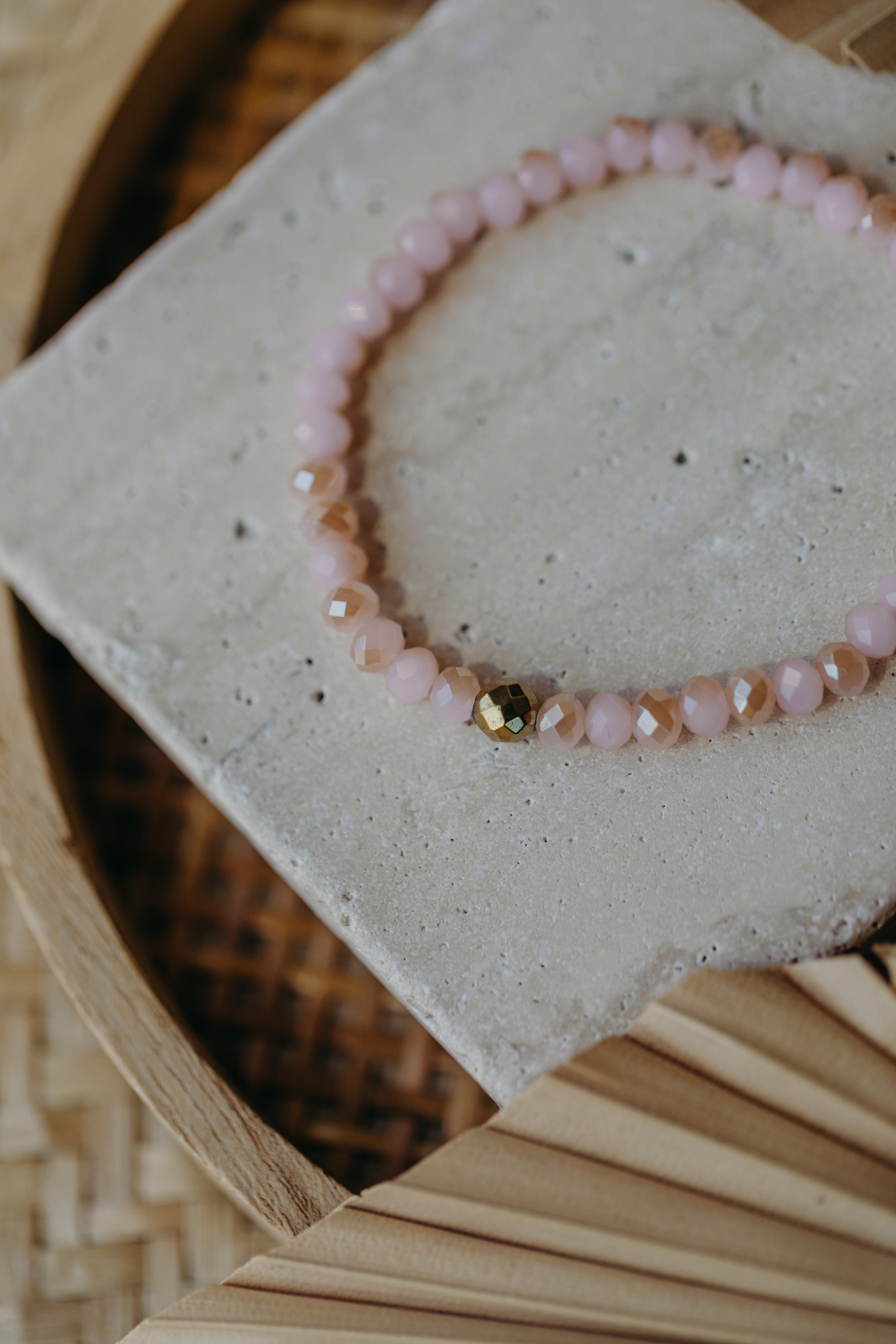 two-tone glass bead bracelet blue & cream