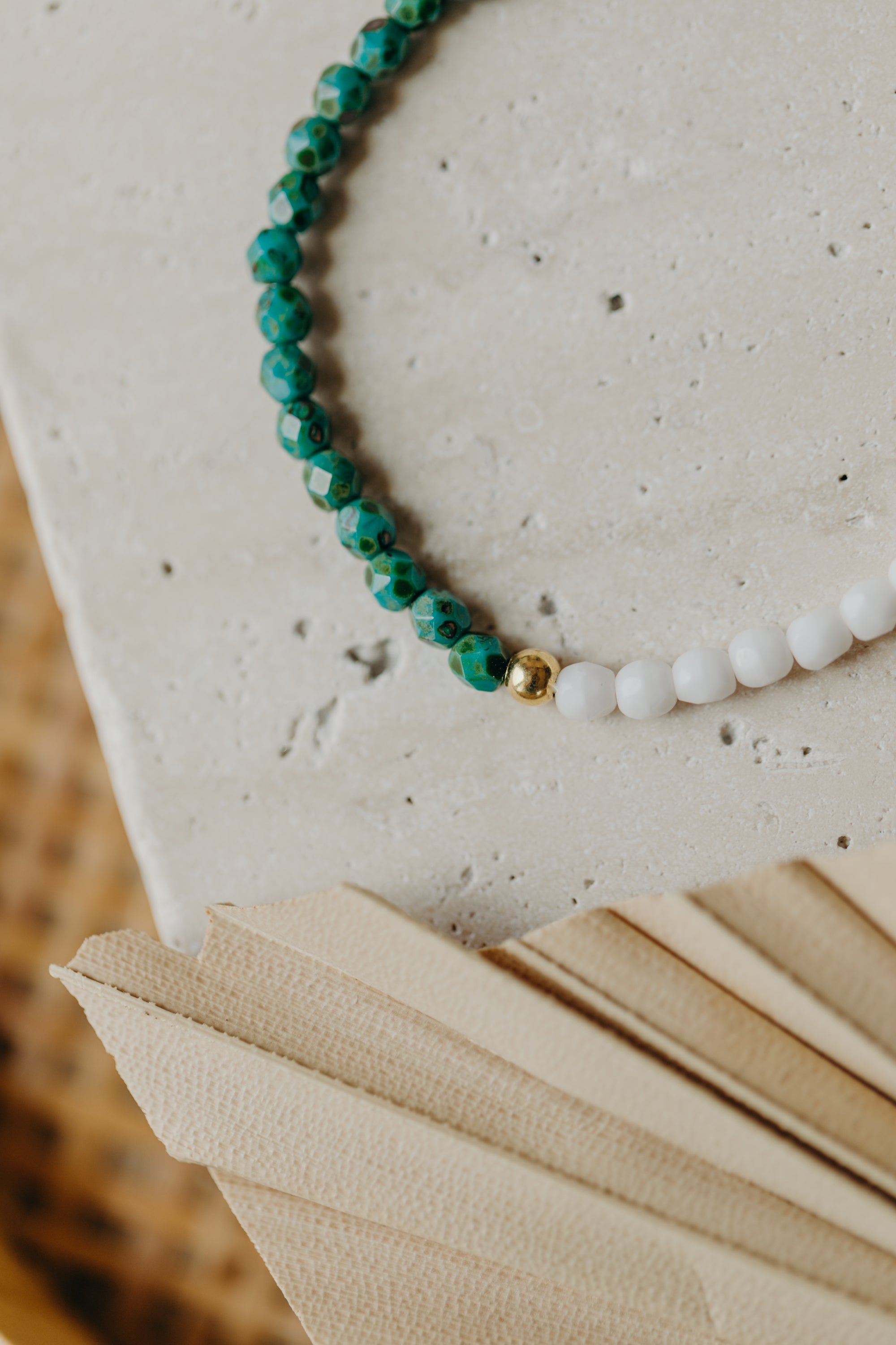 two-tone glass bead bracelet blue & cream